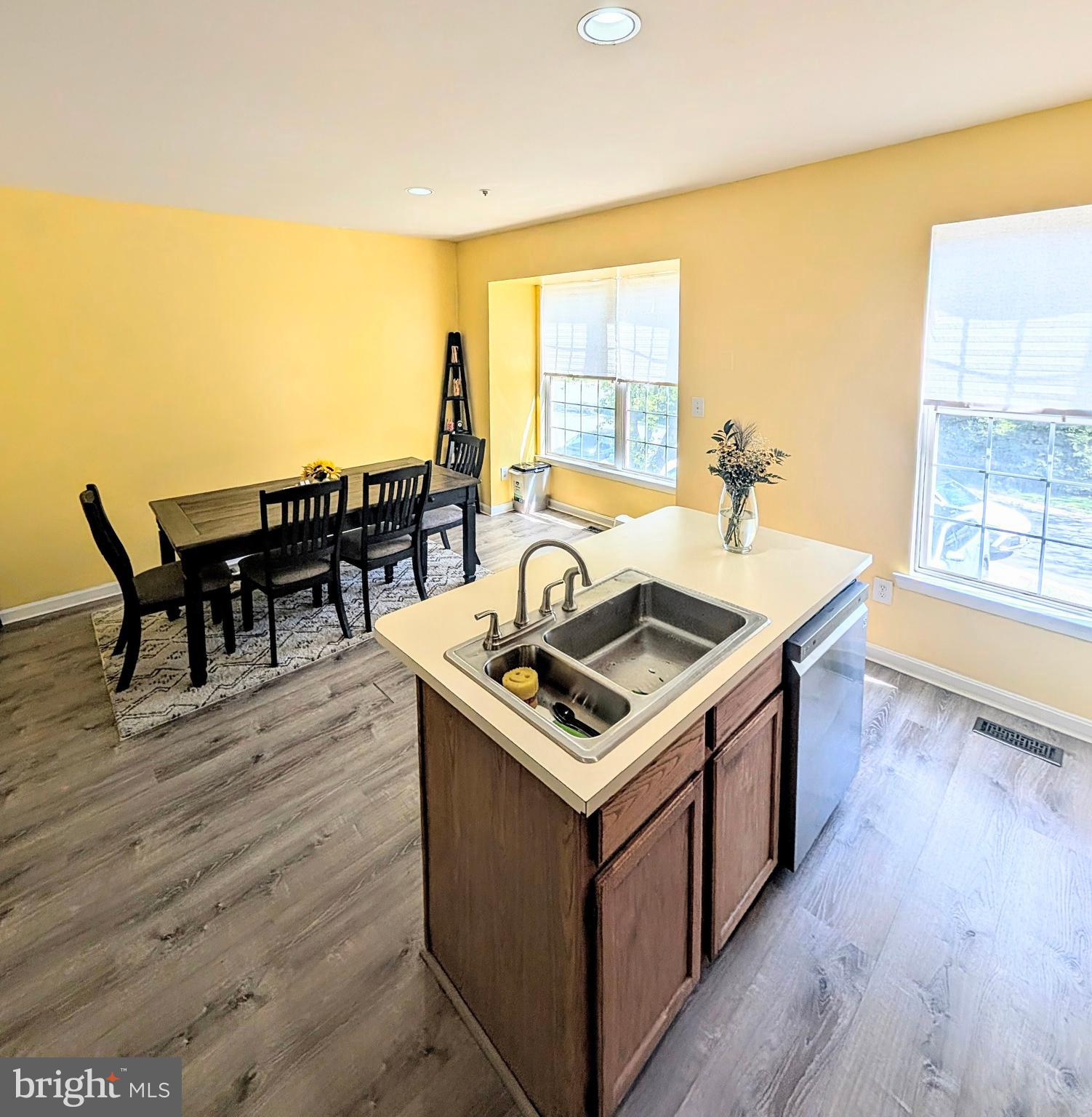 RIDGEFIELD - Residential