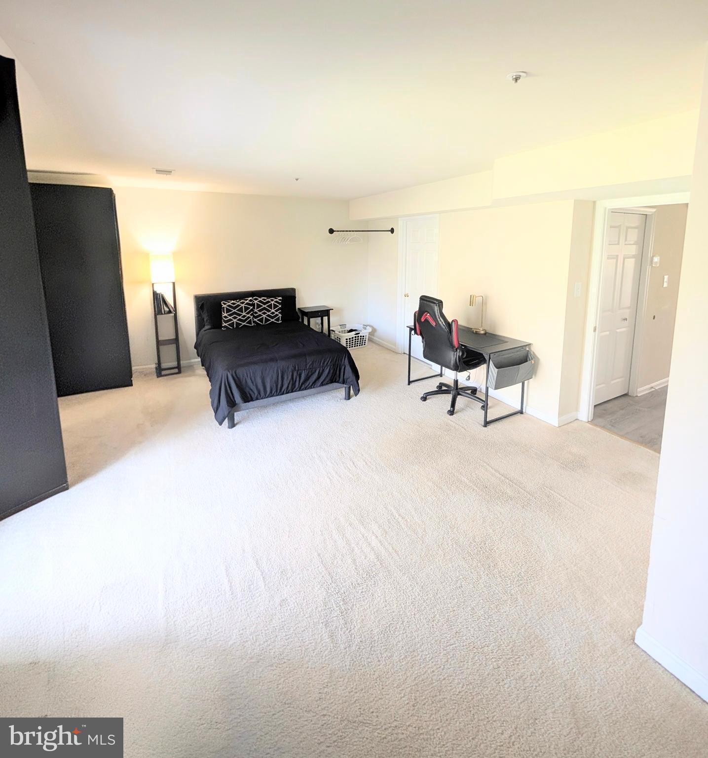 RIDGEFIELD - Residential