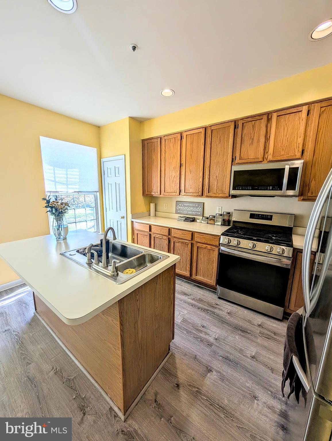 RIDGEFIELD - Residential