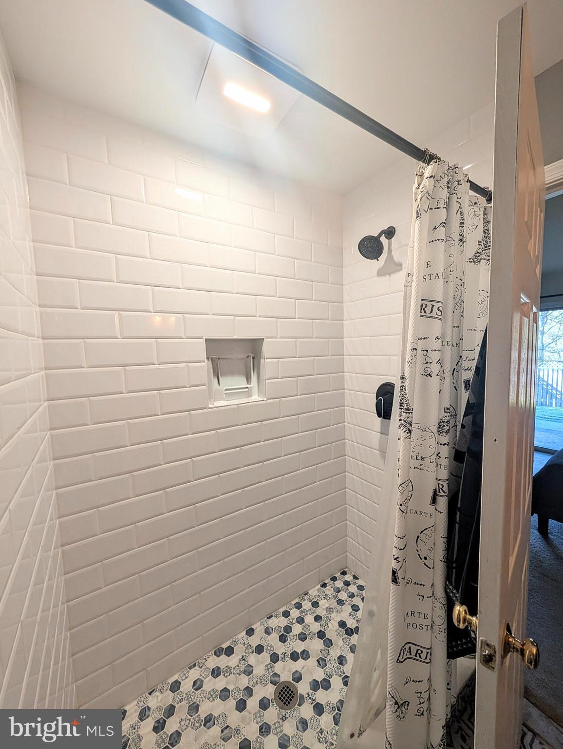 RIDGEFIELD - Residential