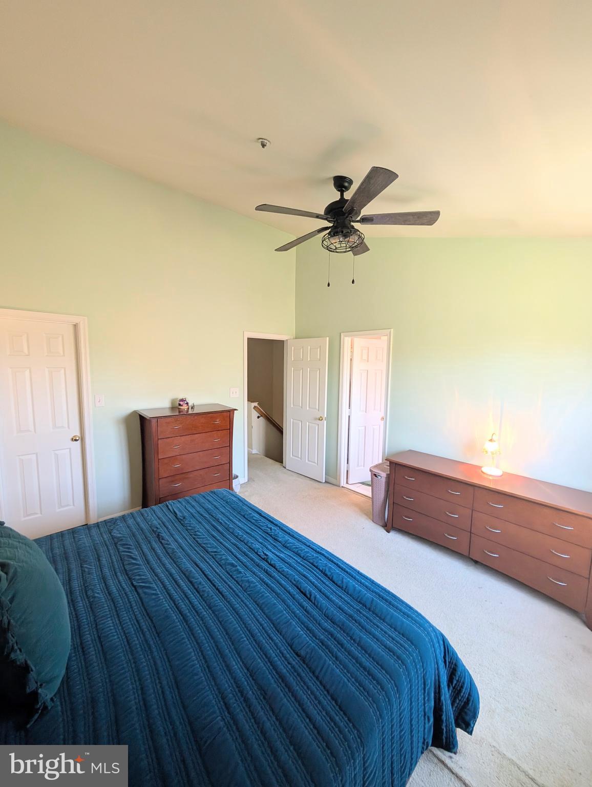 RIDGEFIELD - Residential