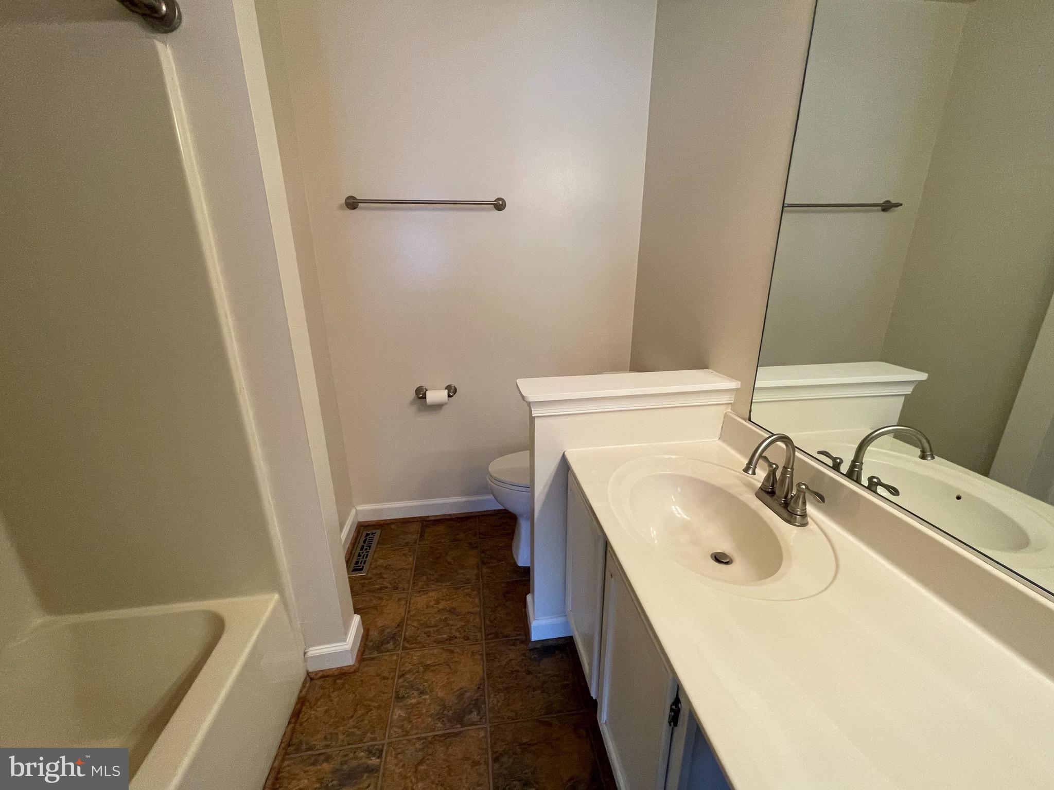 VILLAGES OF SALEM STATION - Residential Lease