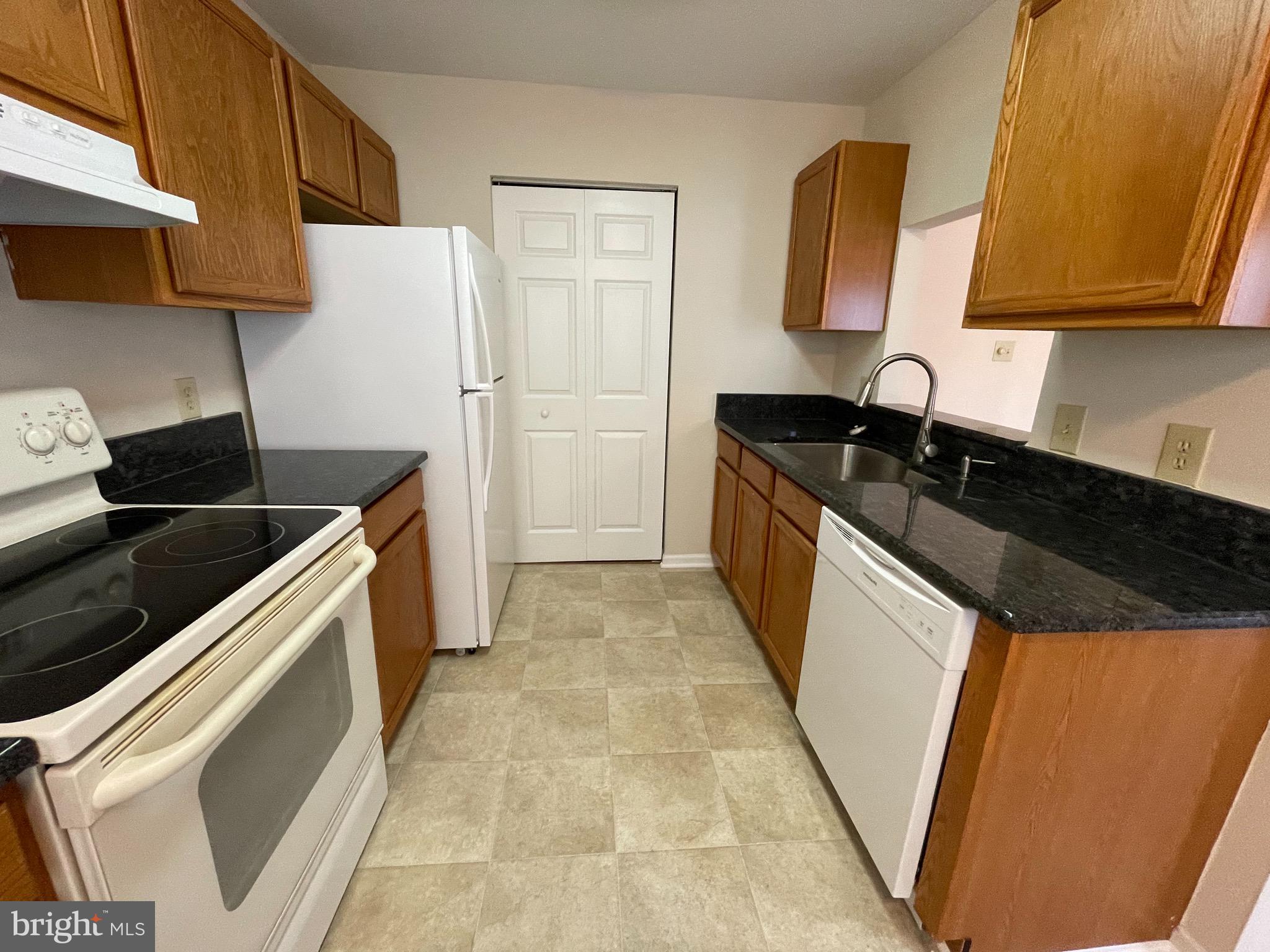 VILLAGES OF SALEM STATION - Residential Lease