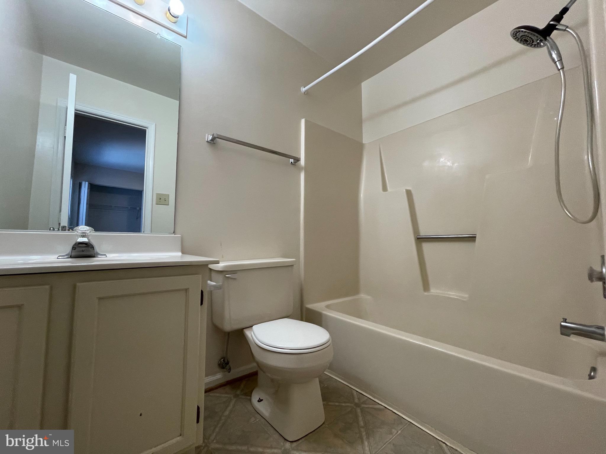 VILLAGES OF SALEM STATION - Residential Lease