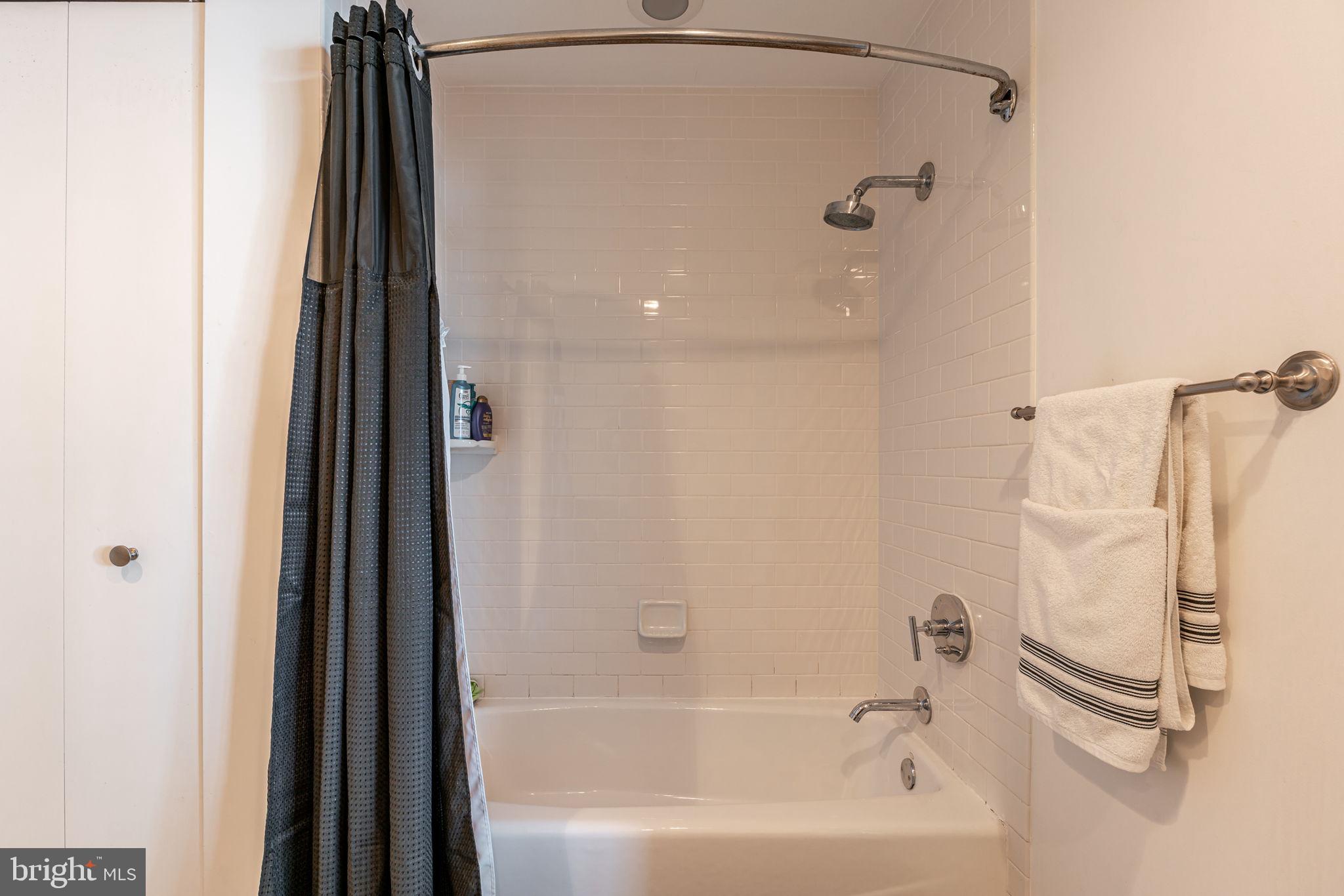 AVENUE OF THE ARTS - Residential