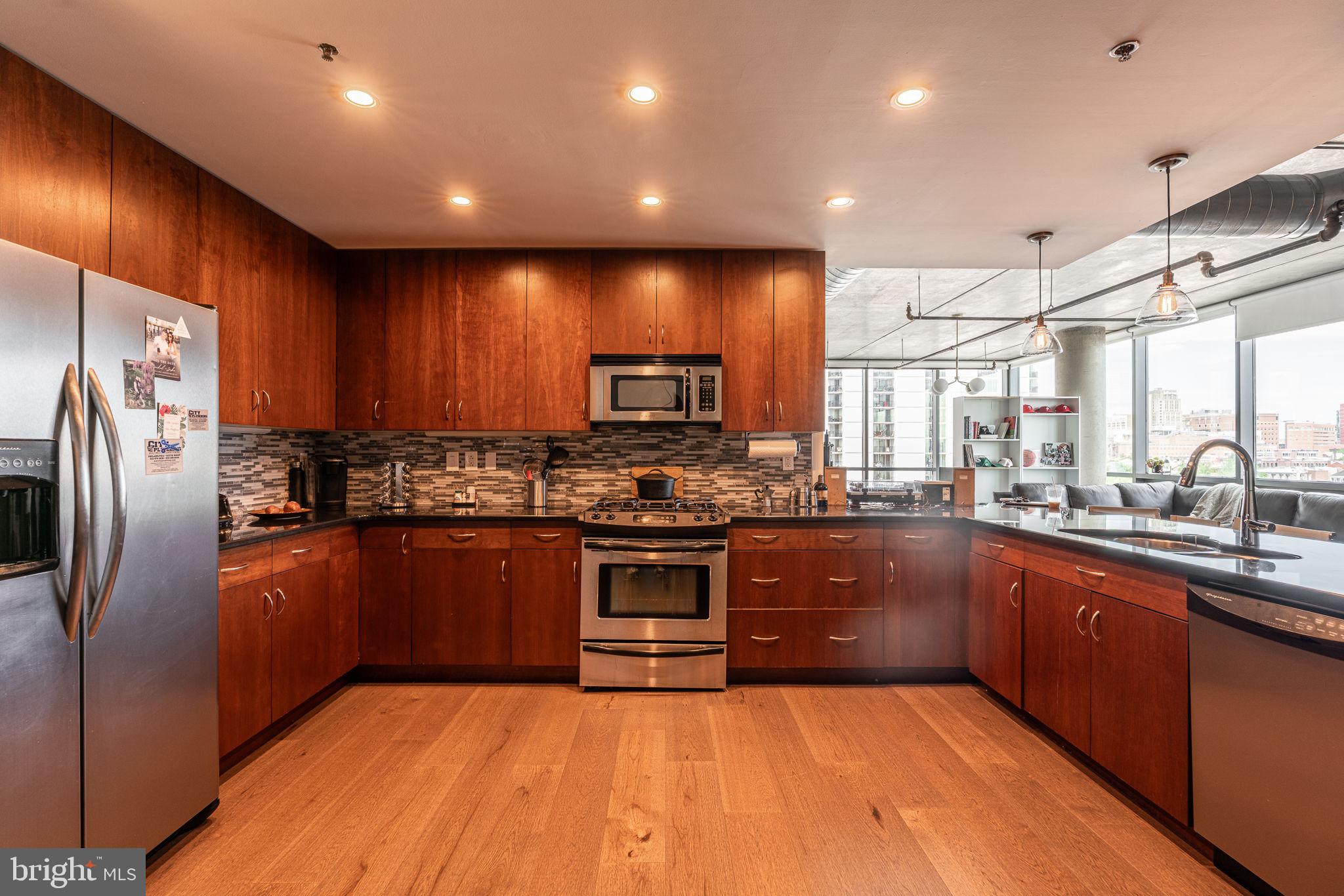 AVENUE OF THE ARTS - Residential