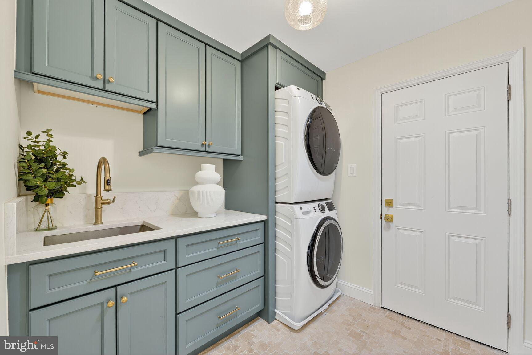 LAWYERS NORTH - Residential