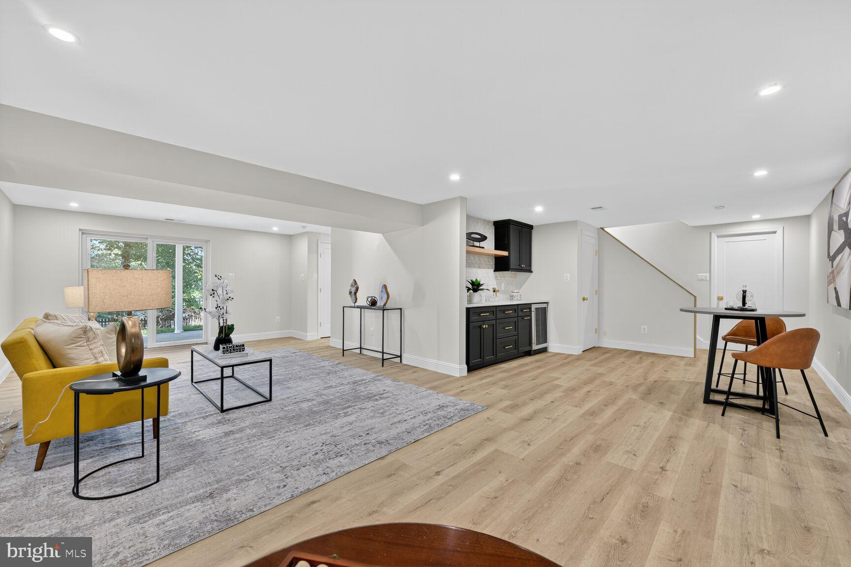 LAWYERS NORTH - Residential