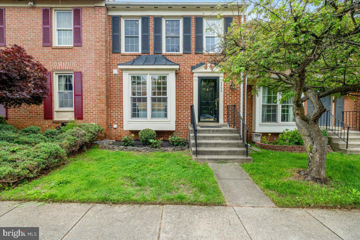 PINECREST - Residential Lease