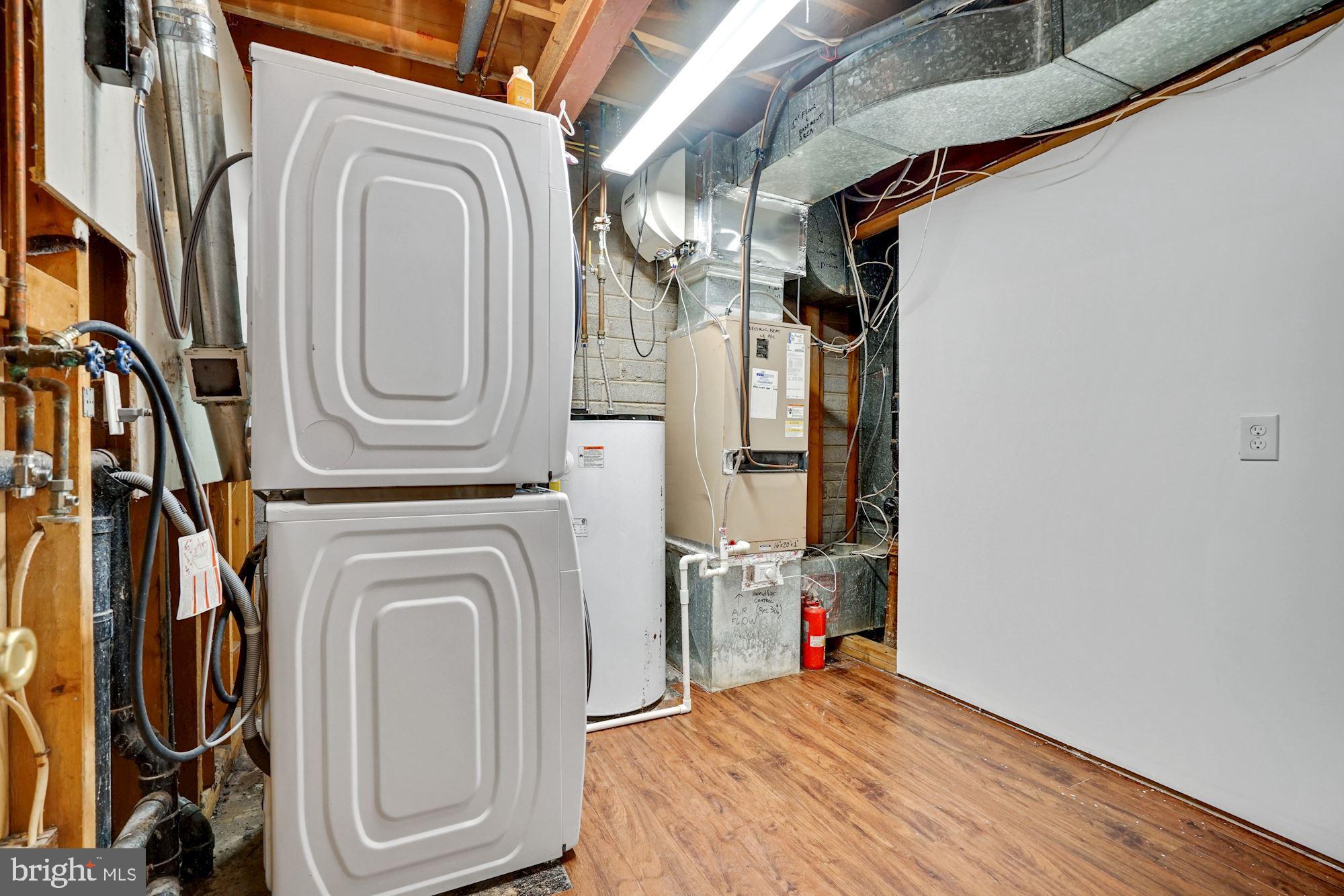 CEDAR GROVE PARK - Residential Lease