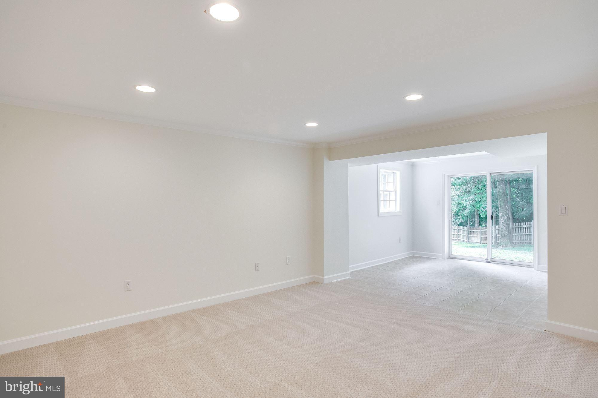 LANGLEY OAKS - Residential