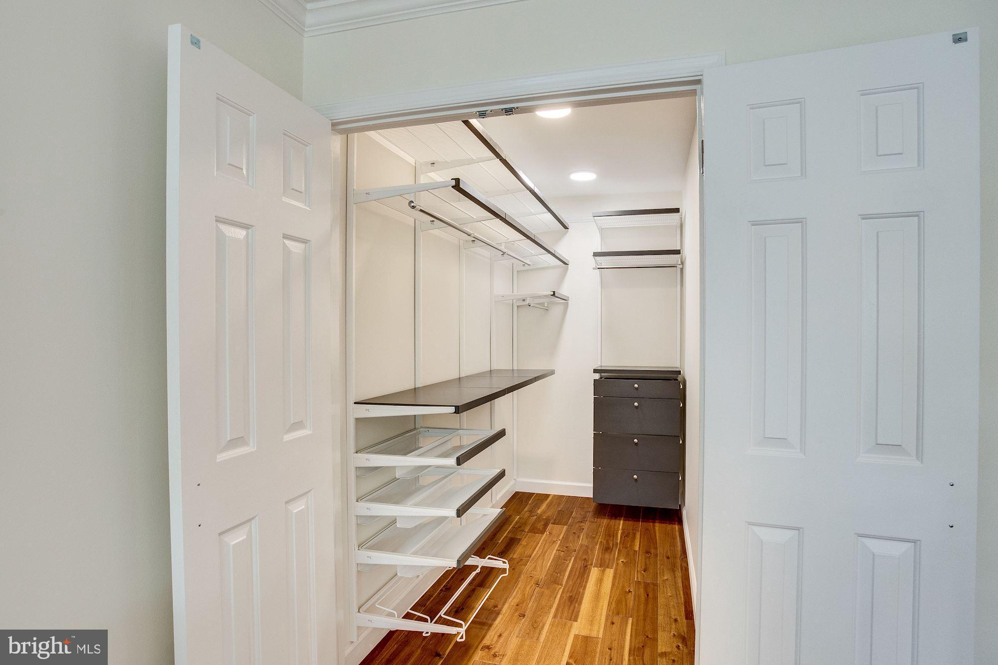 LANGLEY OAKS - Residential