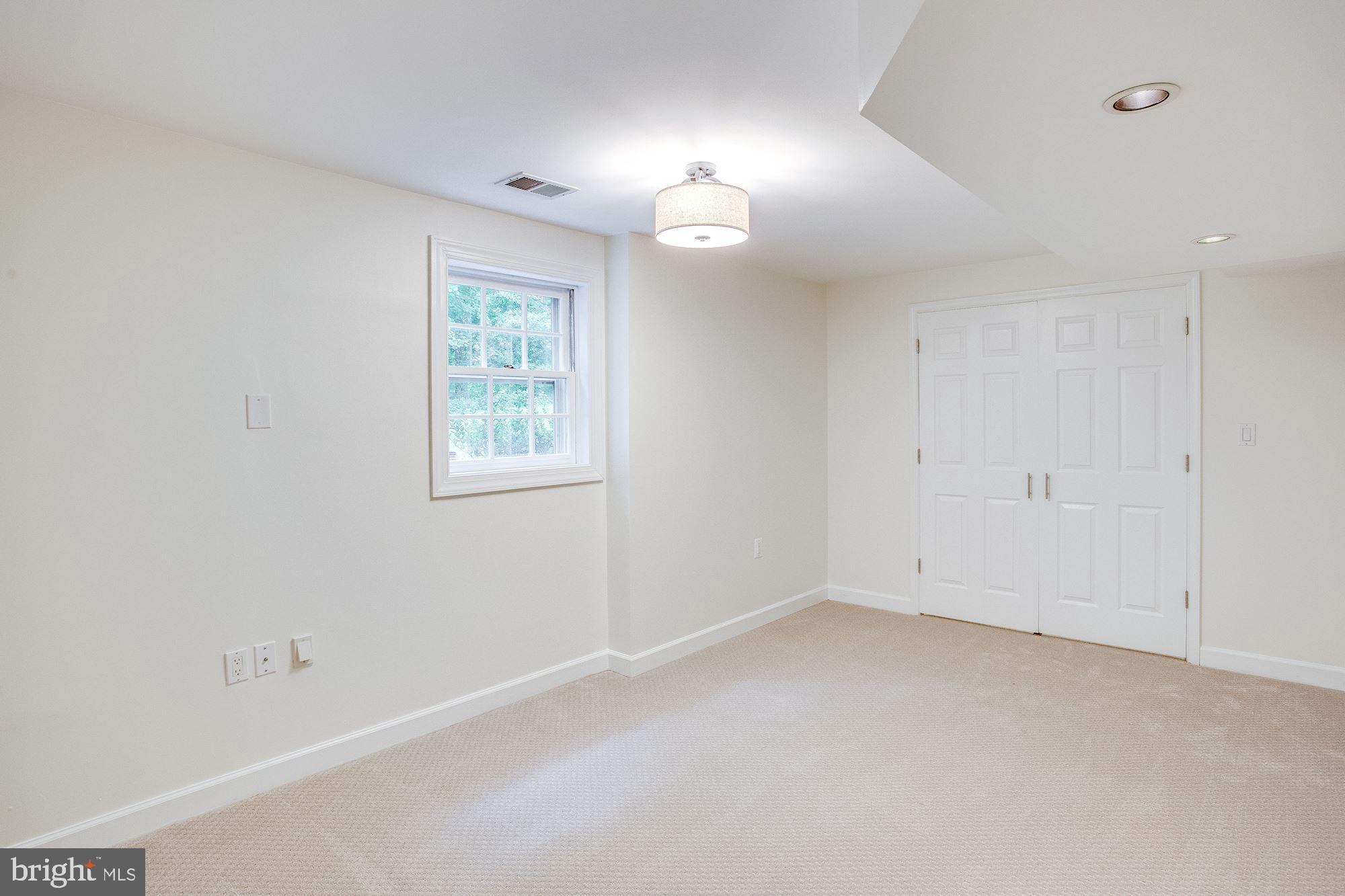 LANGLEY OAKS - Residential