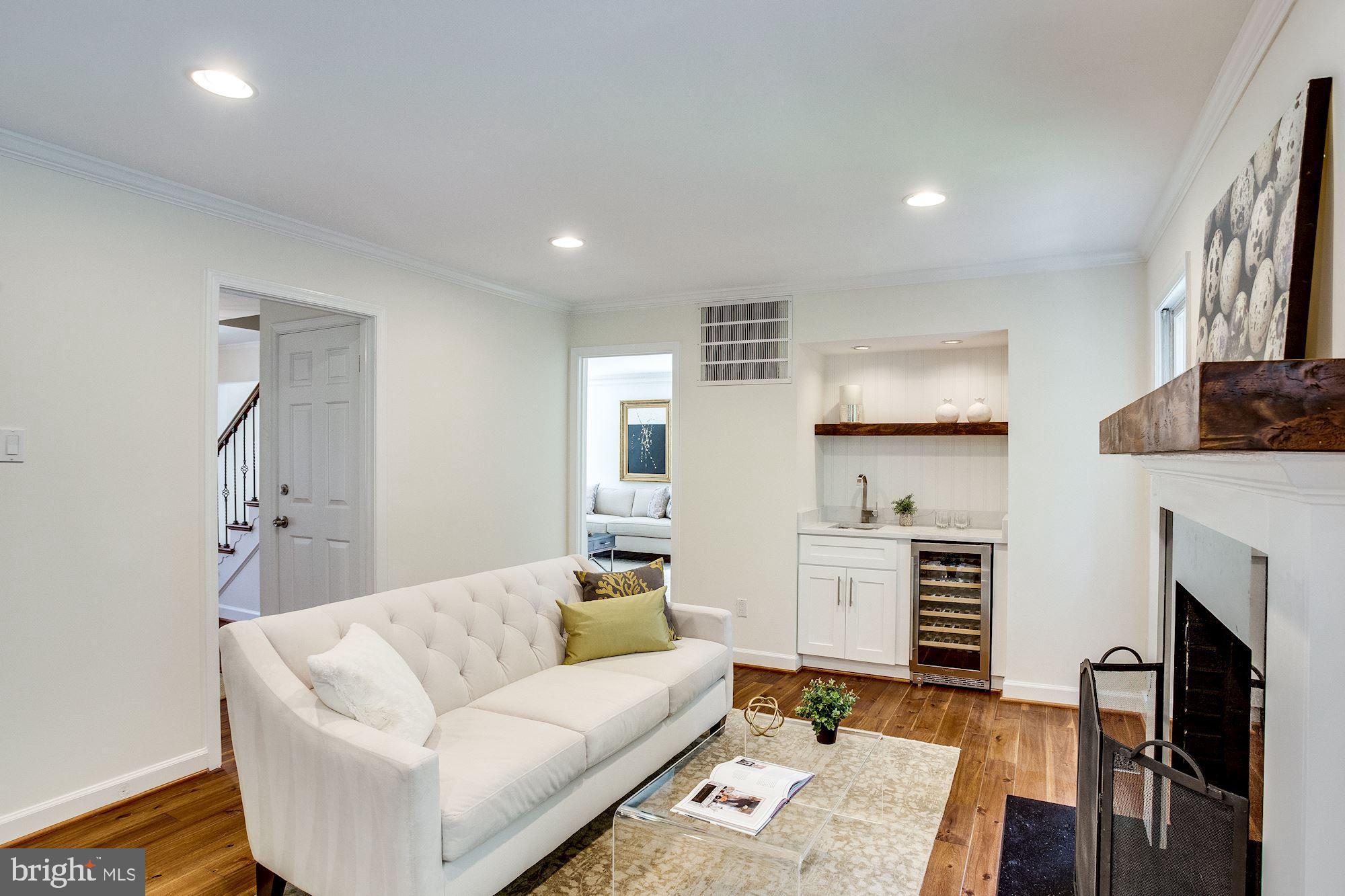 LANGLEY OAKS - Residential