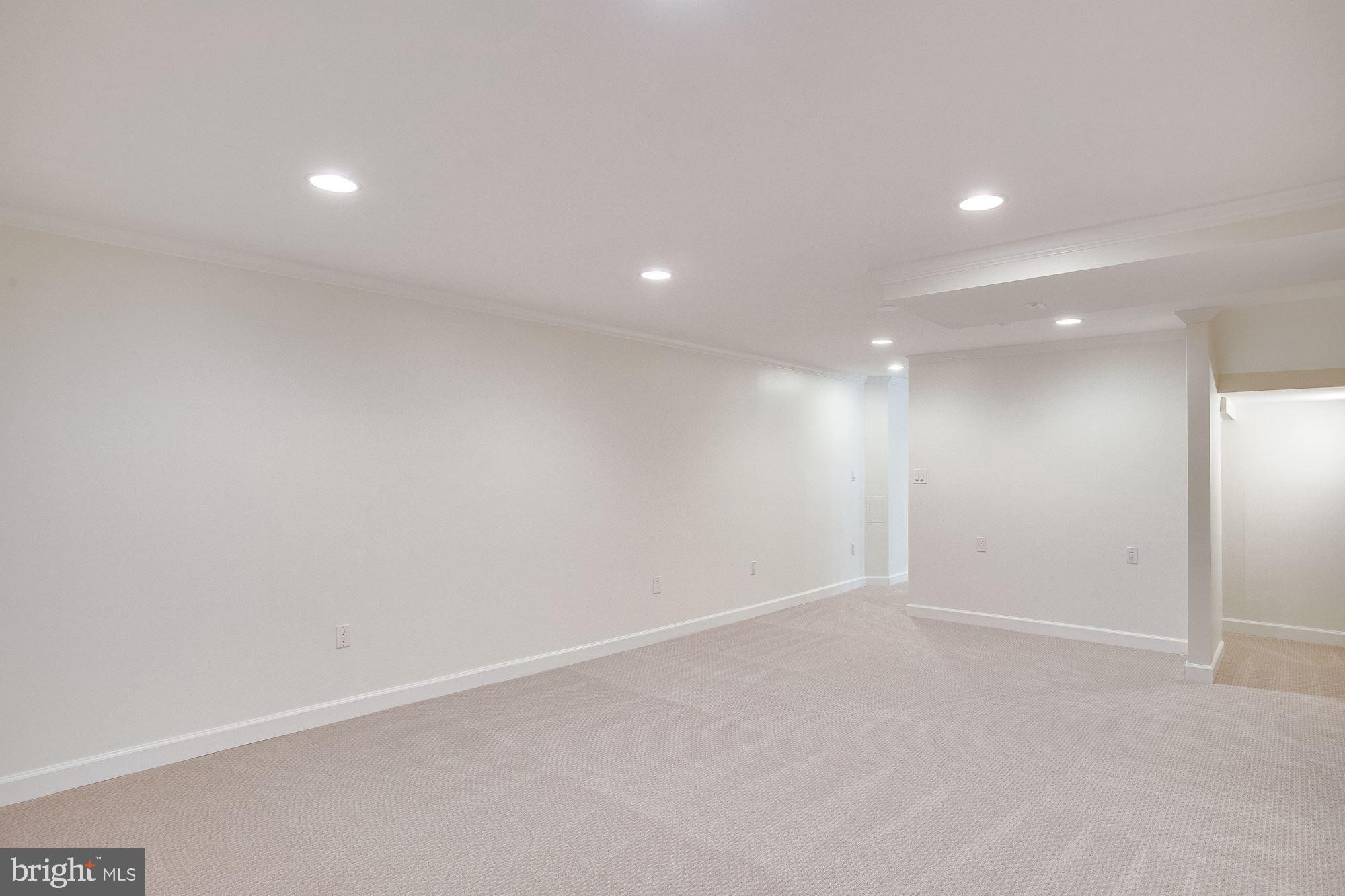 LANGLEY OAKS - Residential