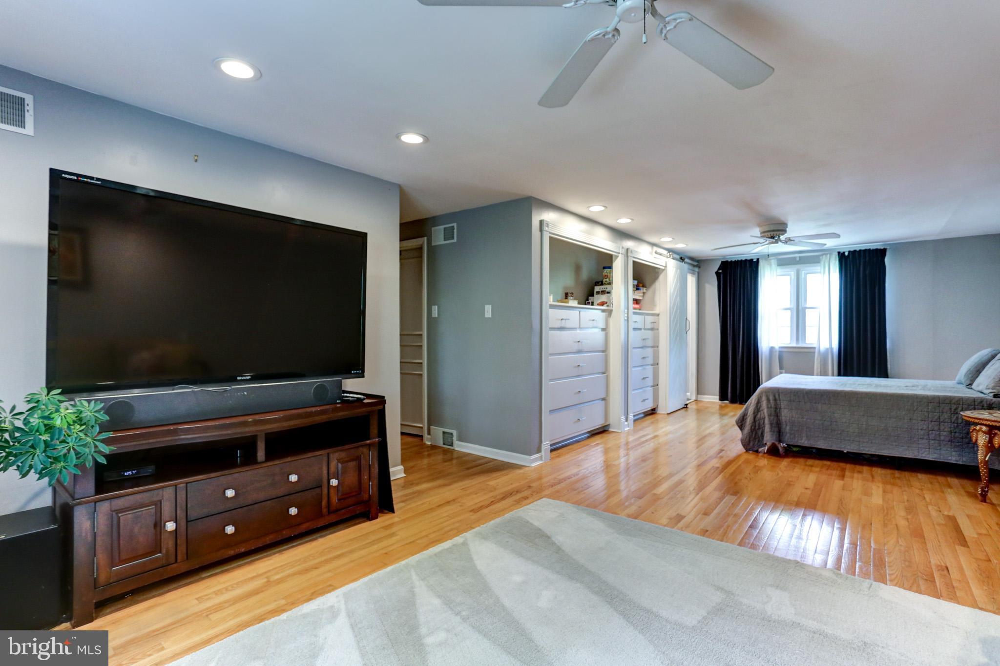 COUNTRY CLUB PARK - Residential