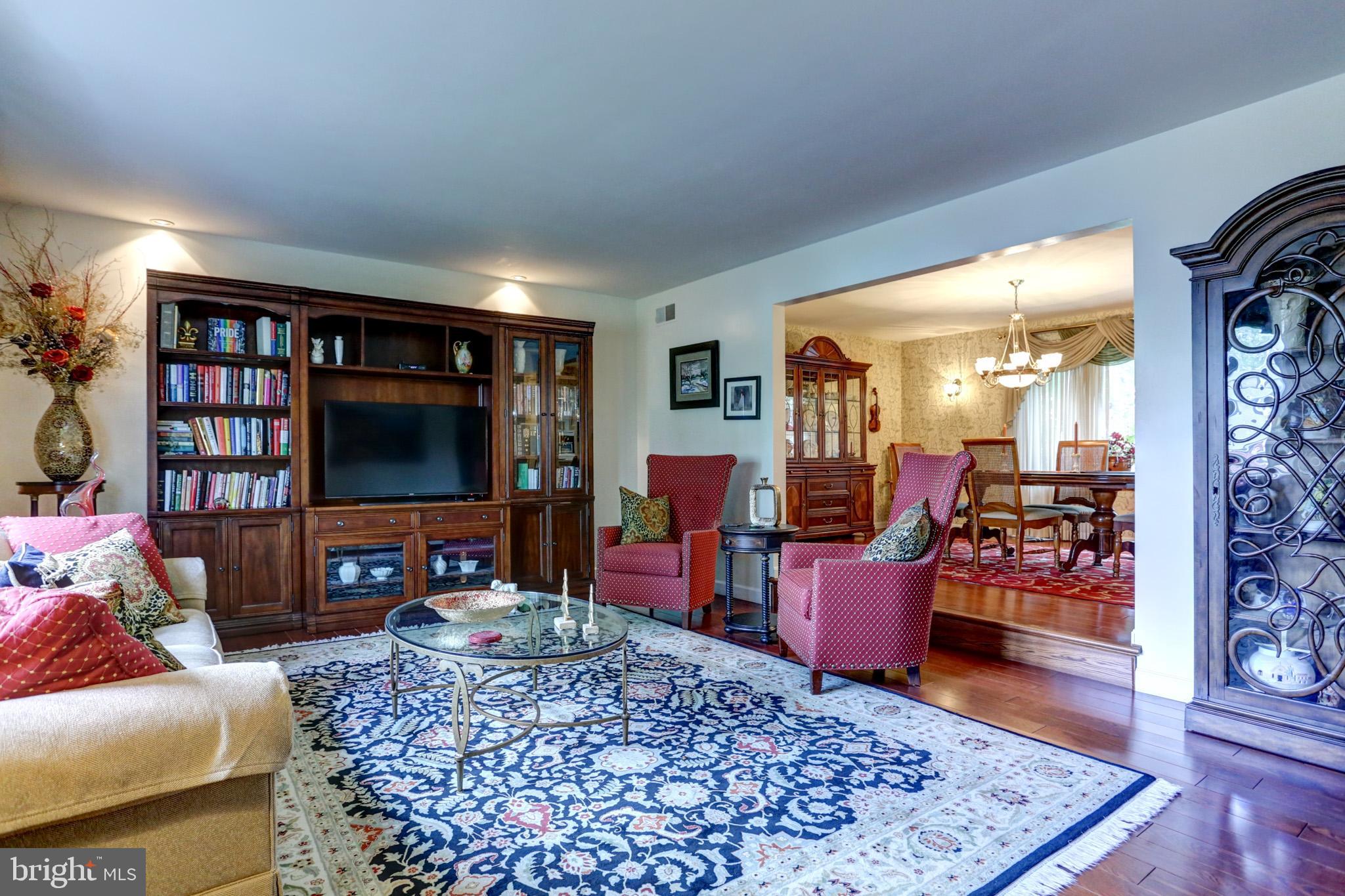 COUNTRY CLUB PARK - Residential