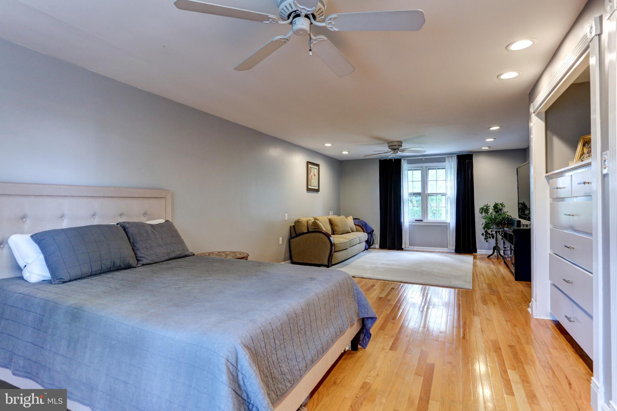 COUNTRY CLUB PARK - Residential