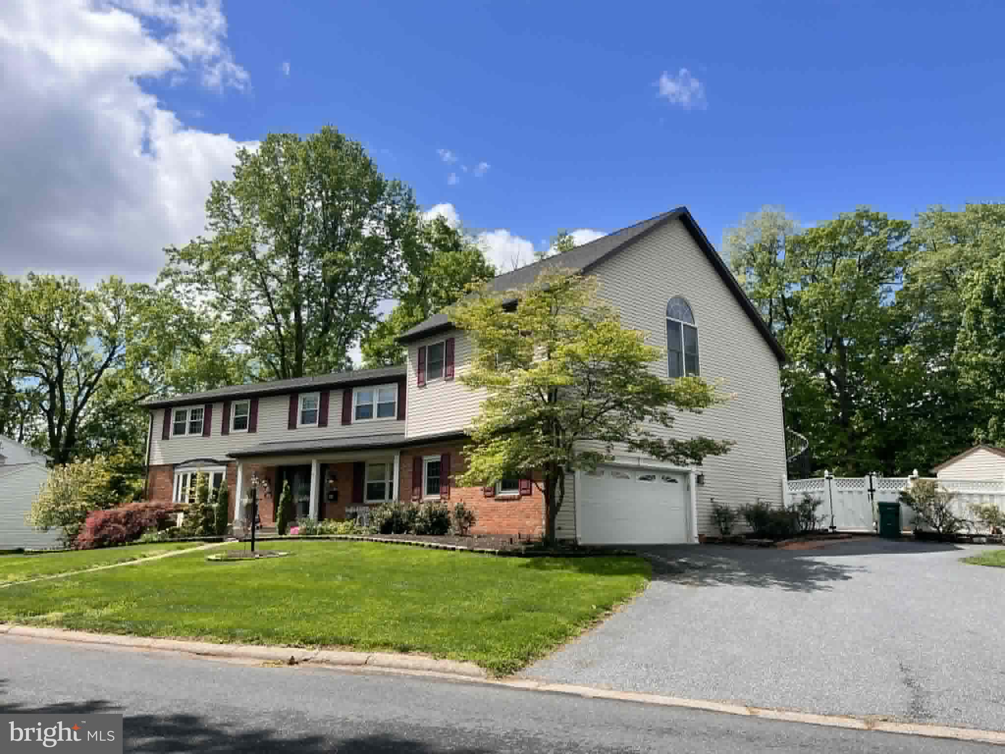 COUNTRY CLUB PARK - Residential