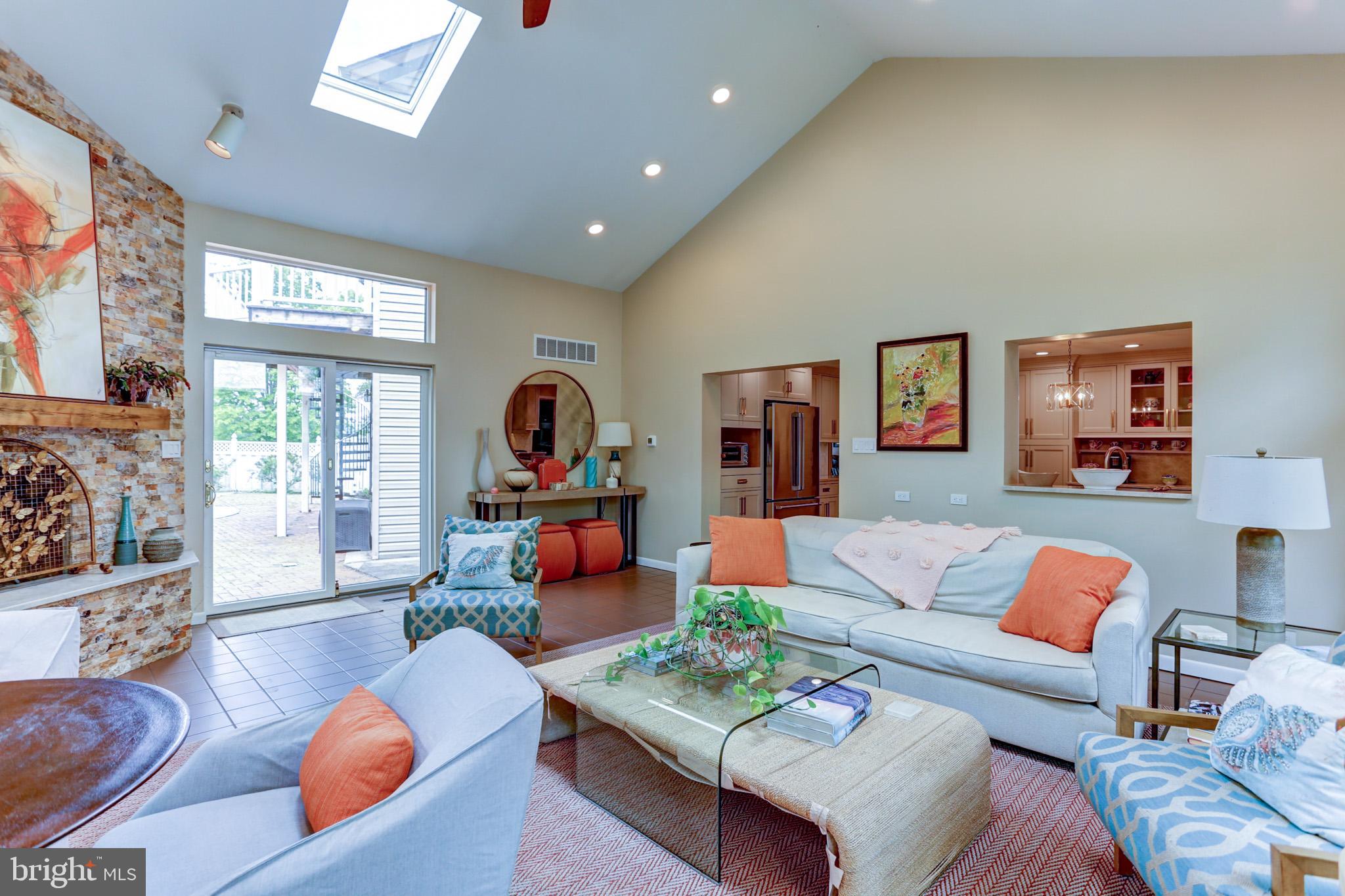 COUNTRY CLUB PARK - Residential