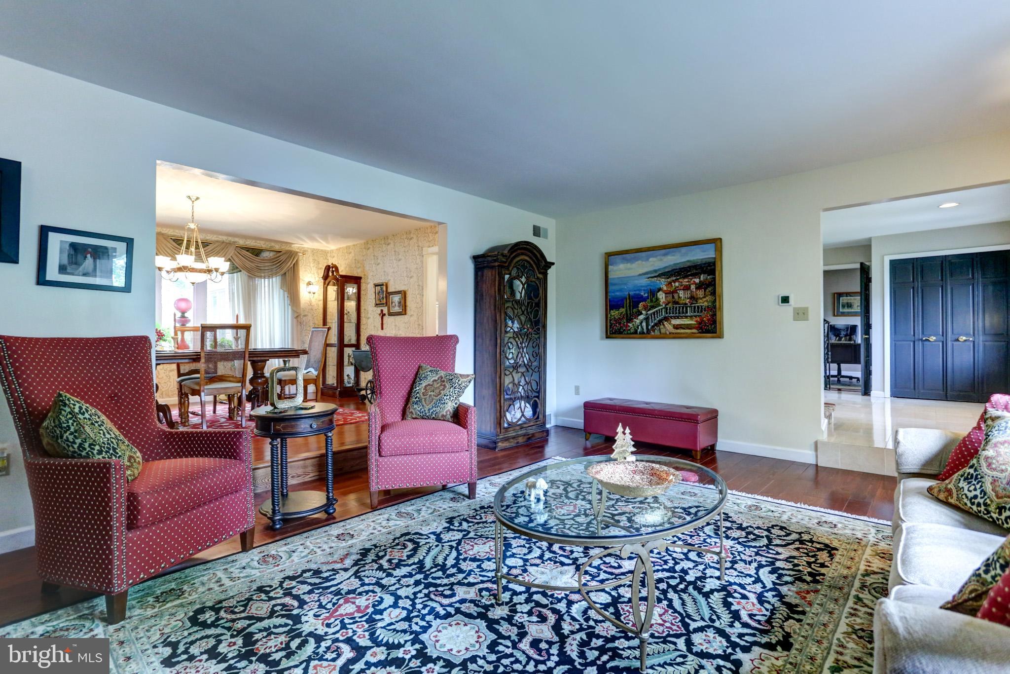 COUNTRY CLUB PARK - Residential