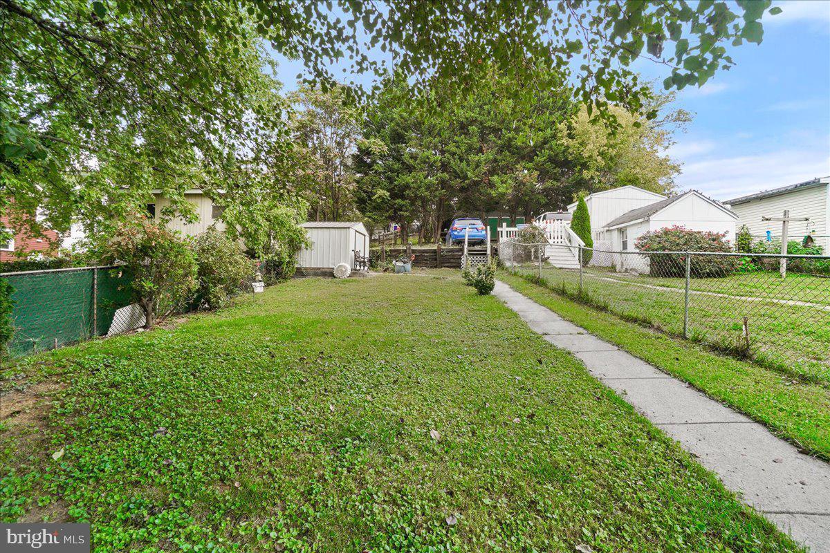 213 W B STREET