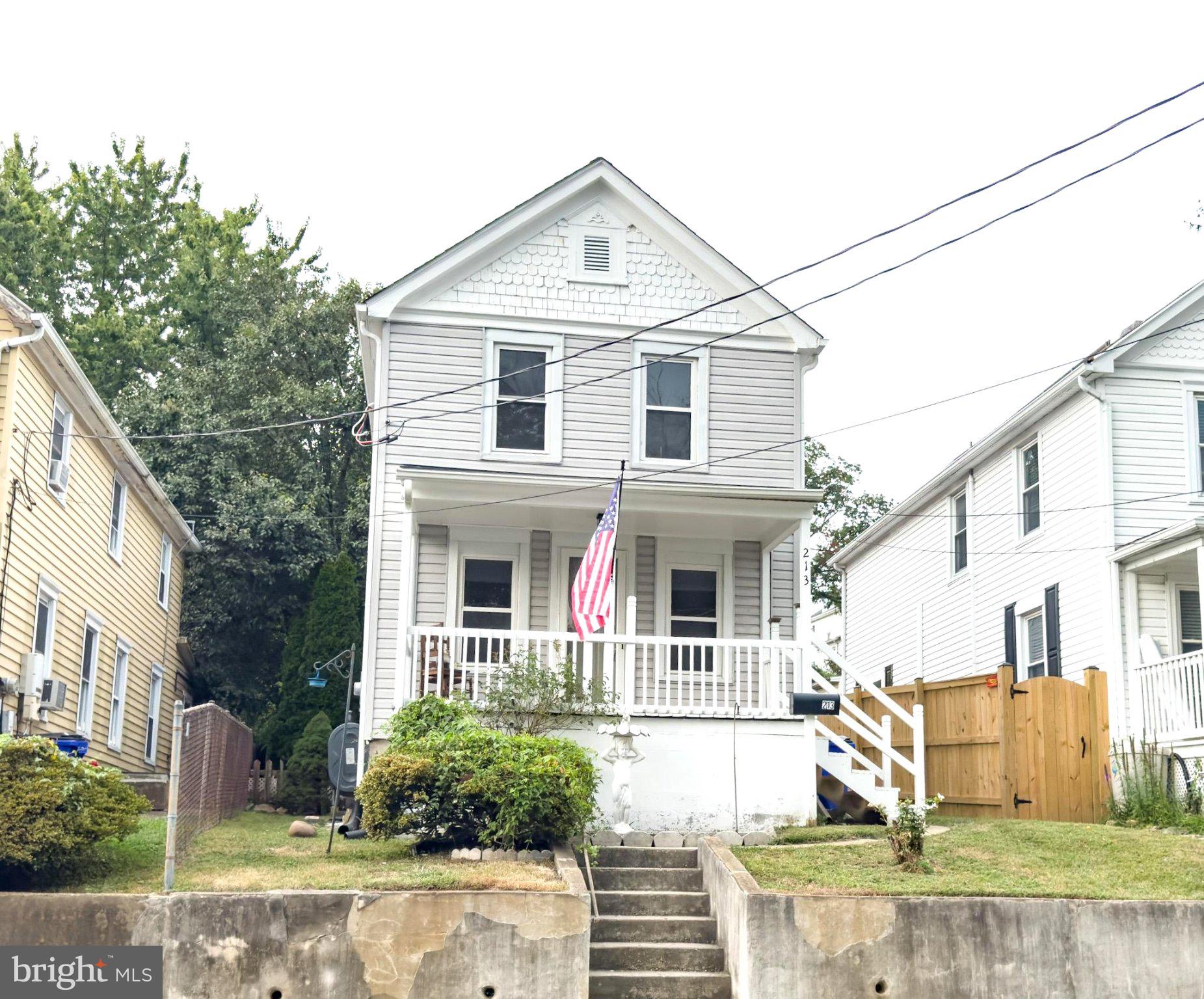 213 W B STREET