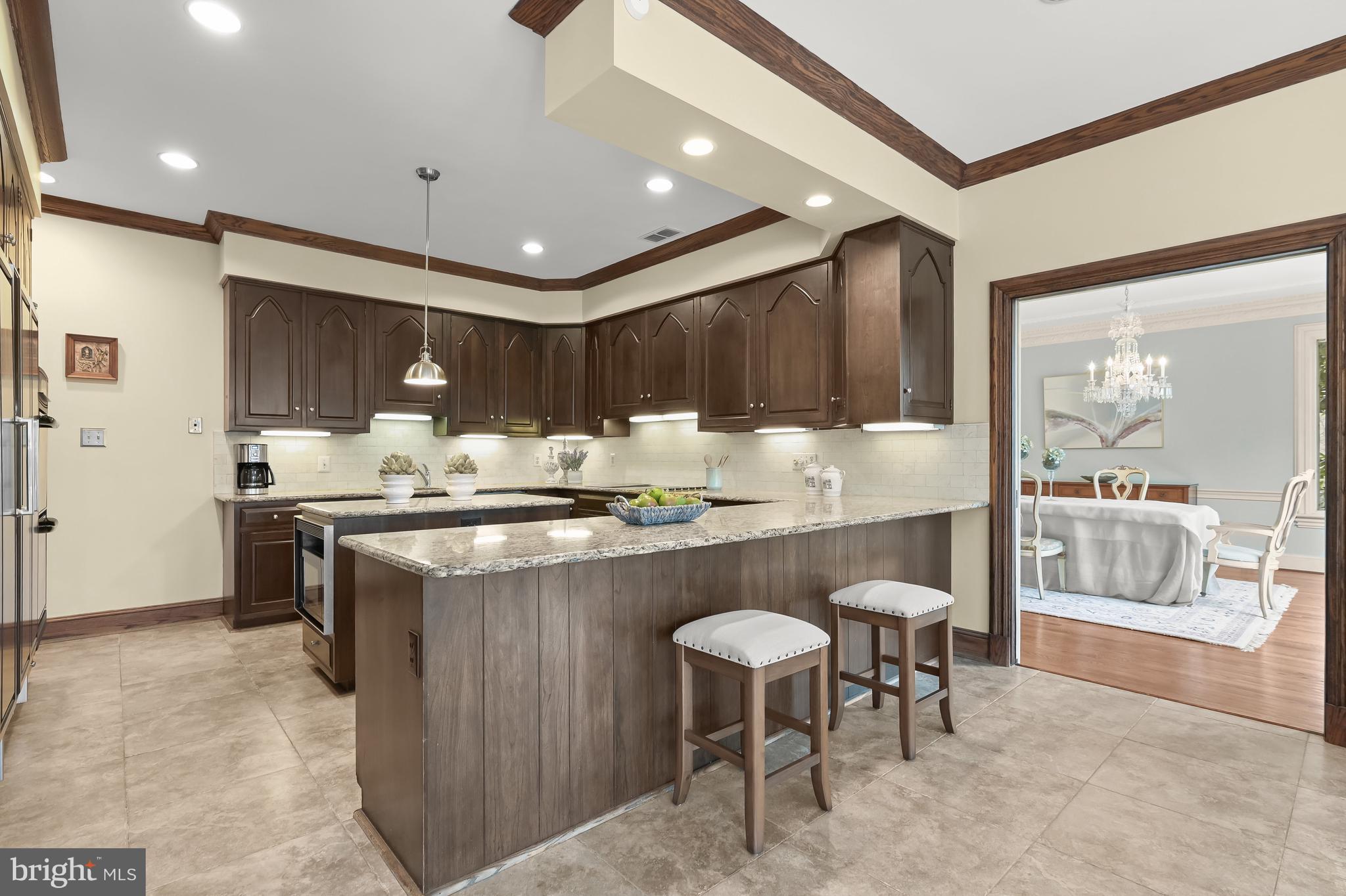 POTOMAC OUTSIDE - Residential