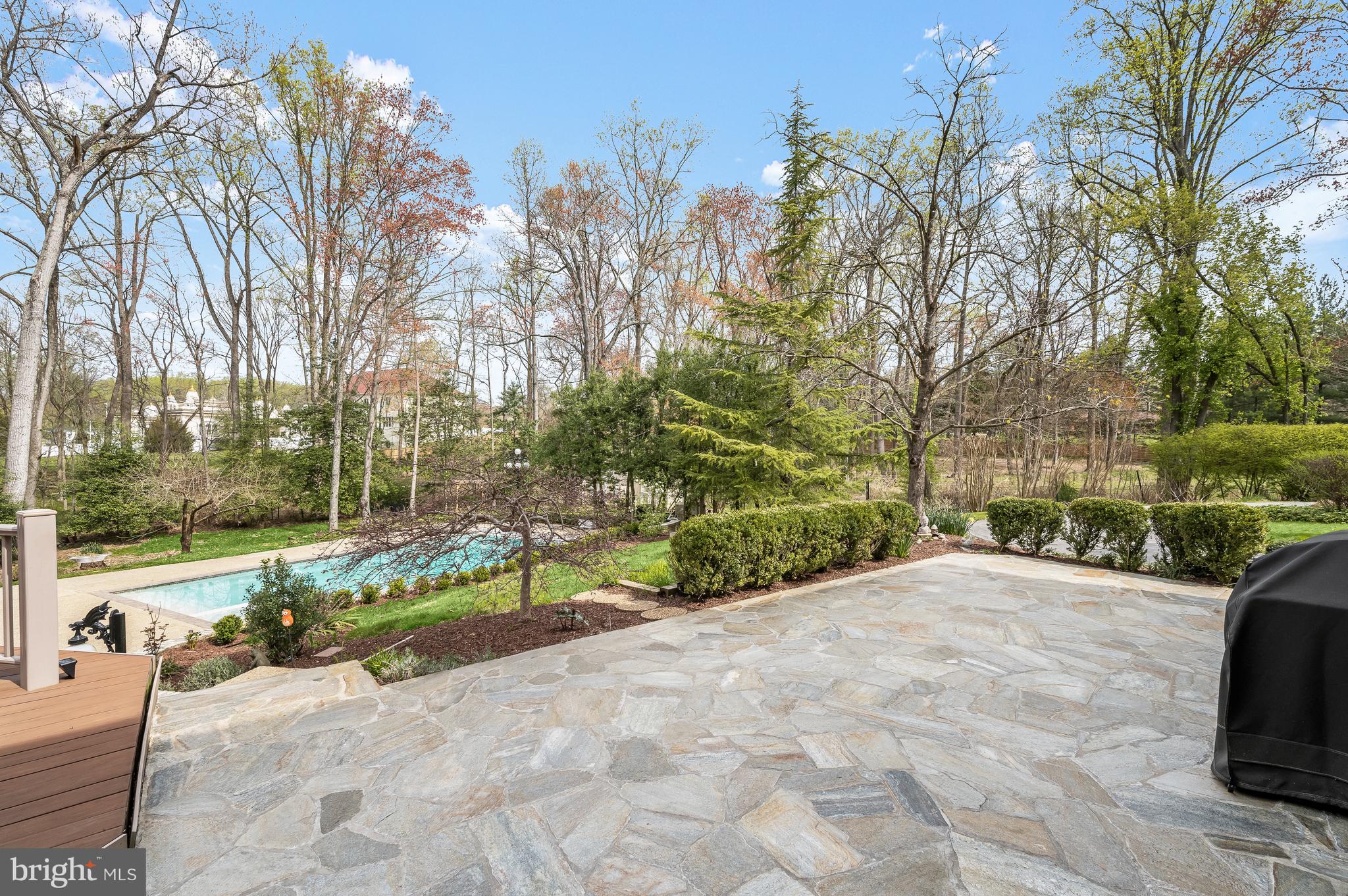 POTOMAC OUTSIDE - Residential