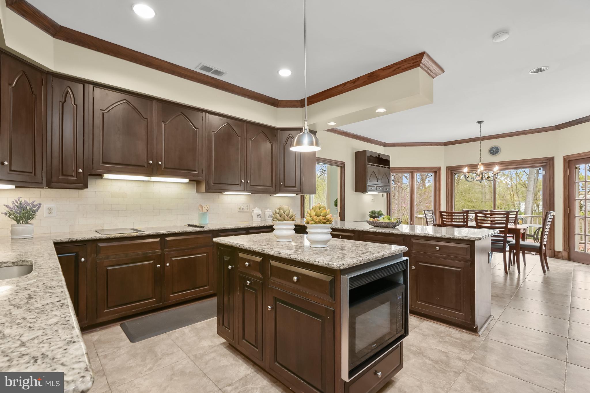 POTOMAC OUTSIDE - Residential