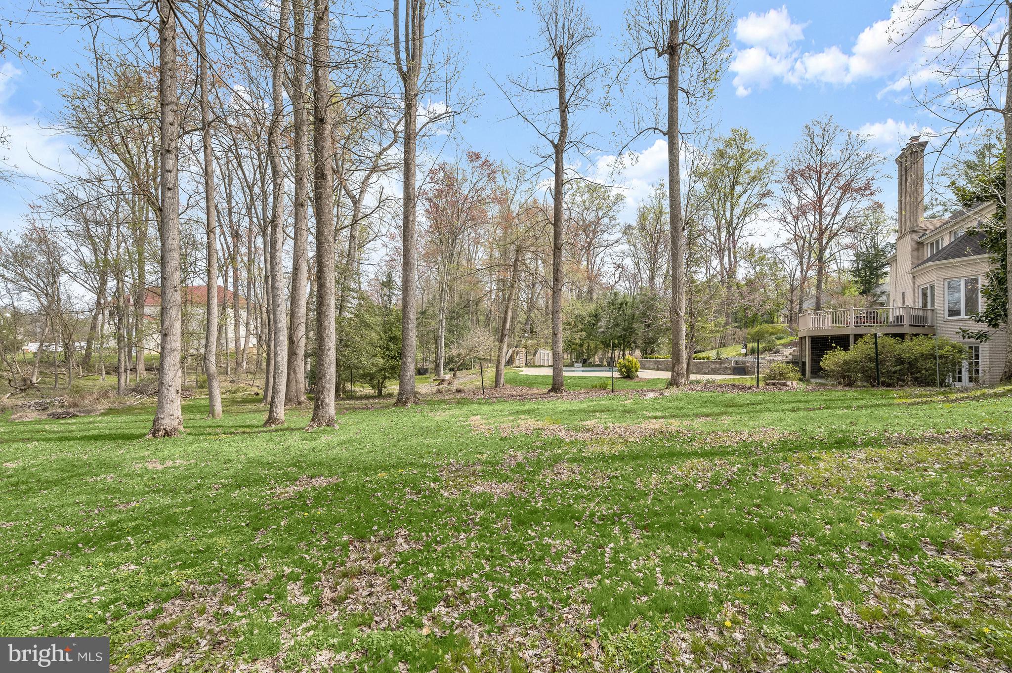 POTOMAC OUTSIDE - Residential