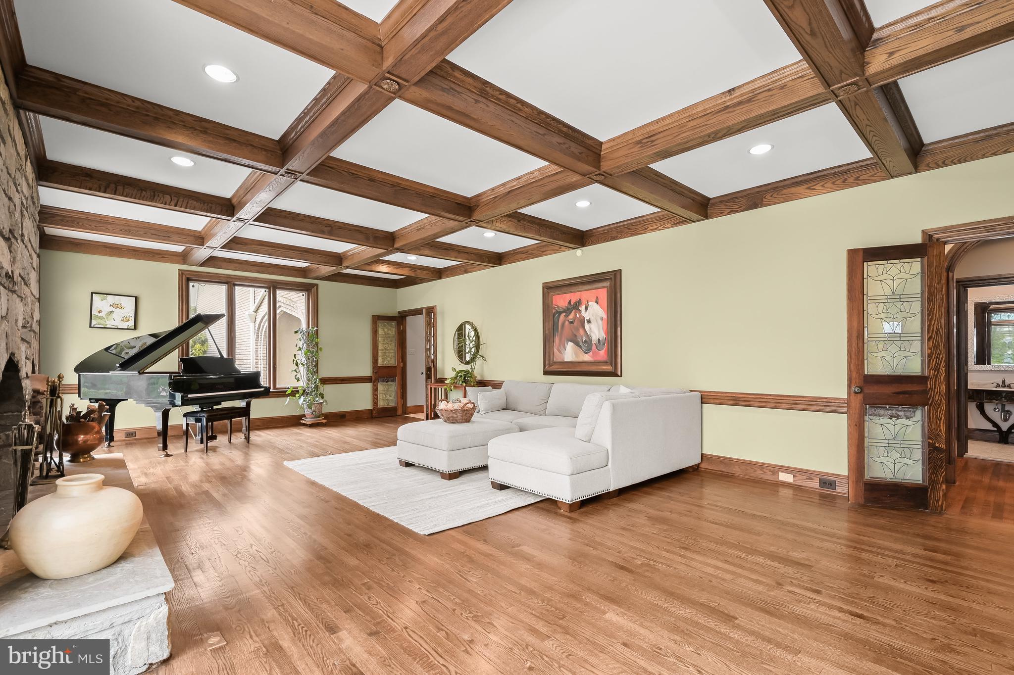 POTOMAC OUTSIDE - Residential