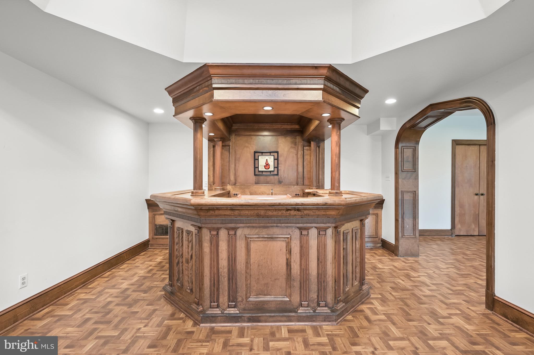 POTOMAC OUTSIDE - Residential