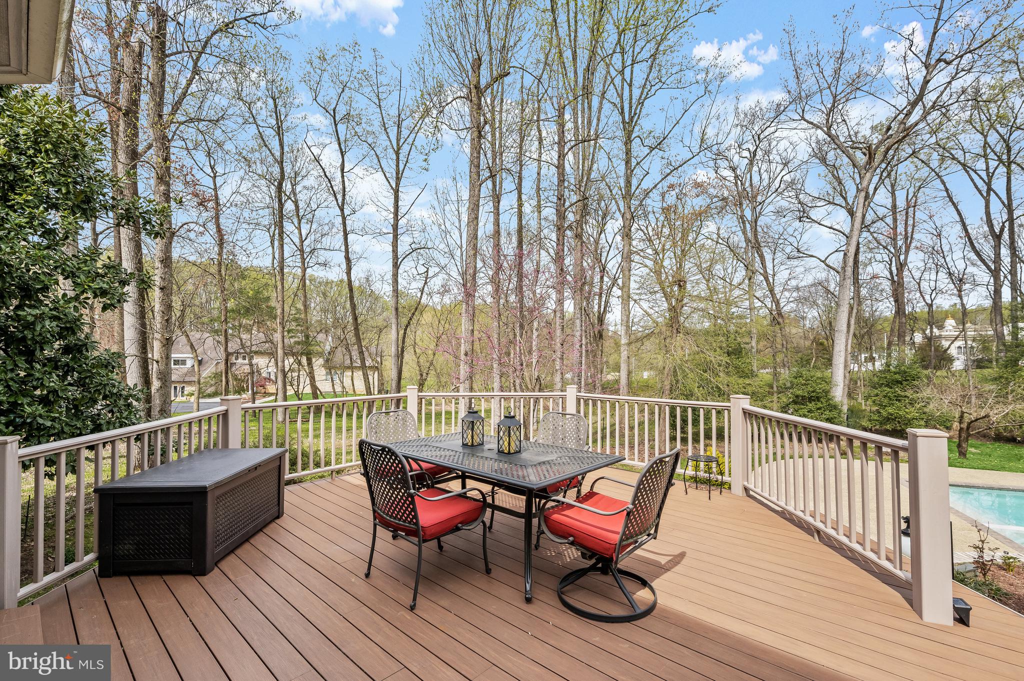 POTOMAC OUTSIDE - Residential