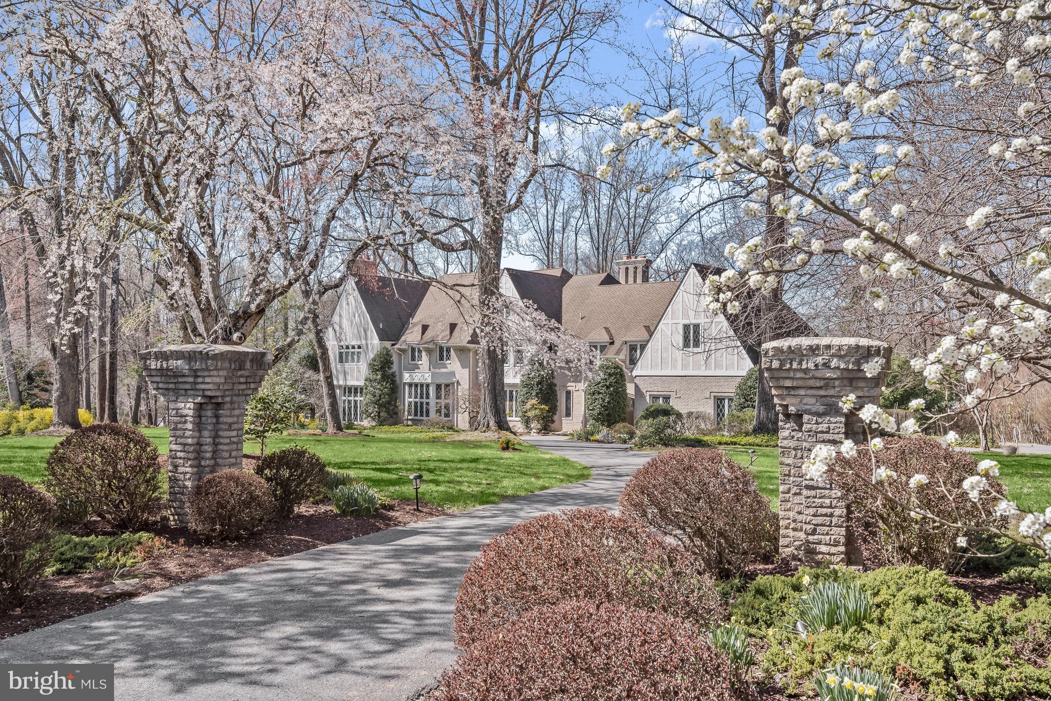 POTOMAC OUTSIDE - Residential