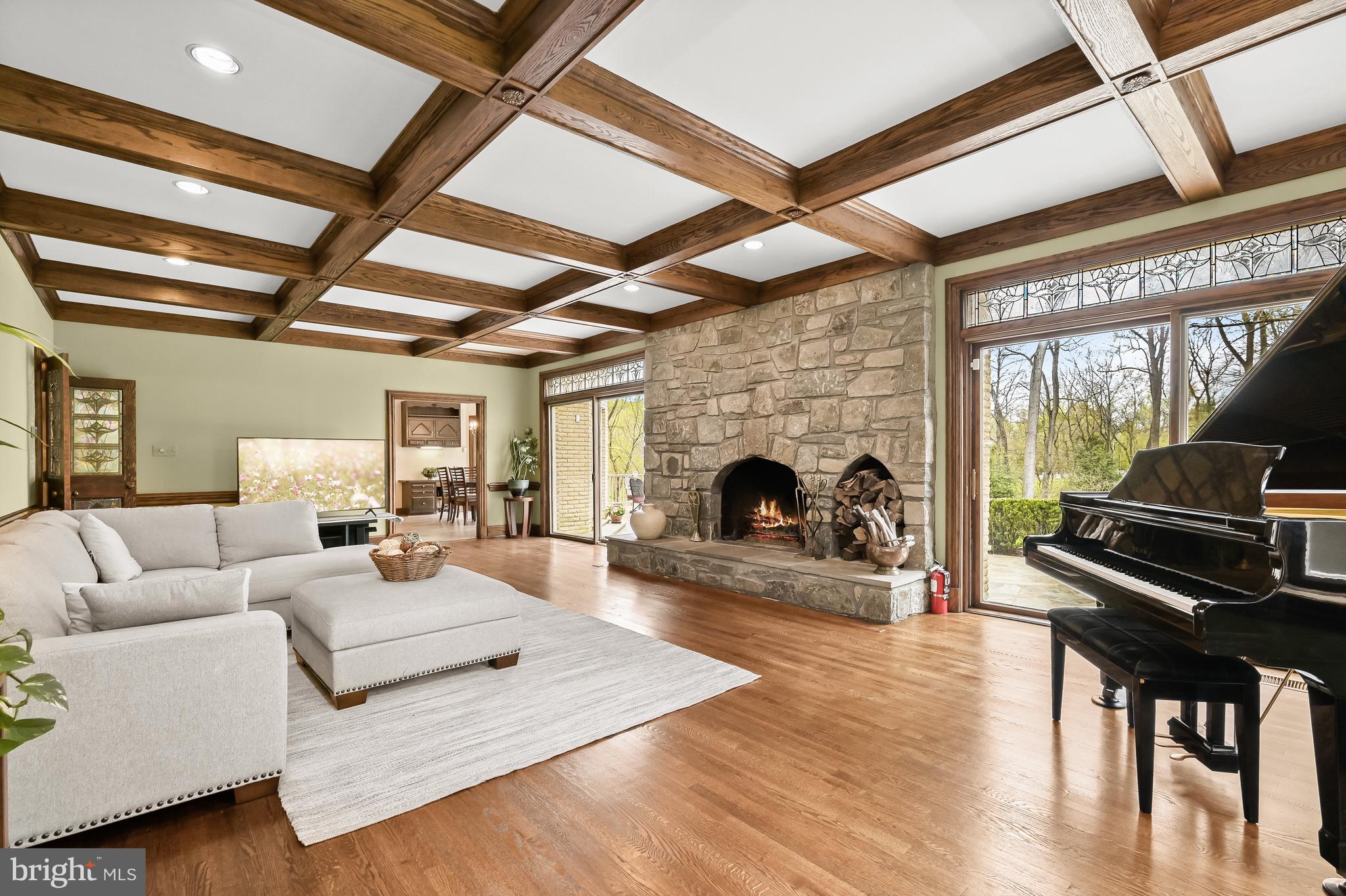 POTOMAC OUTSIDE - Residential