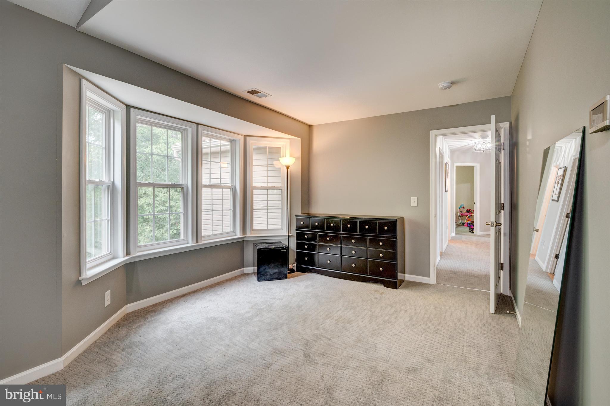 RIVER HILLS - Residential