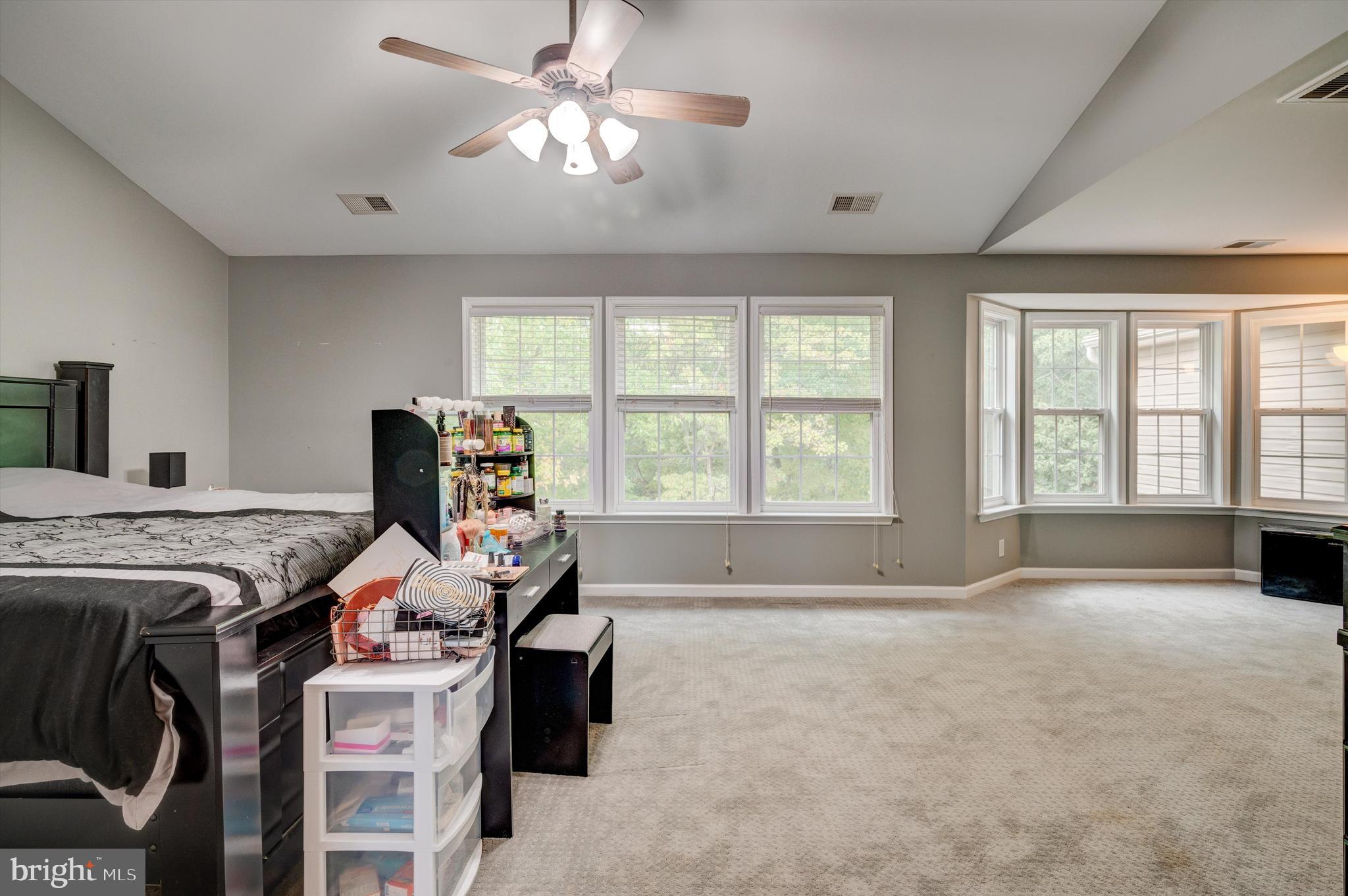 RIVER HILLS - Residential