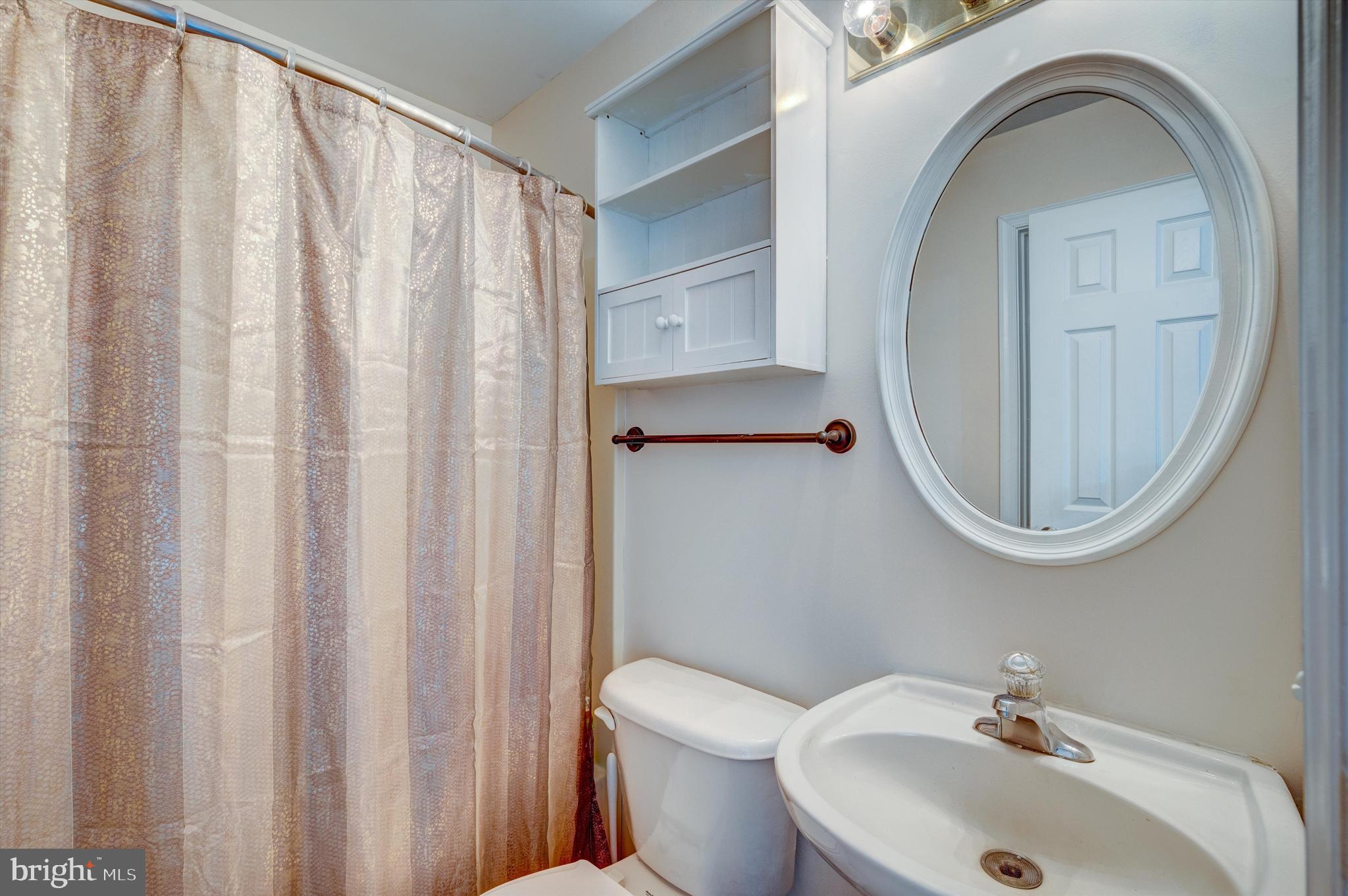 RIVER HILLS - Residential