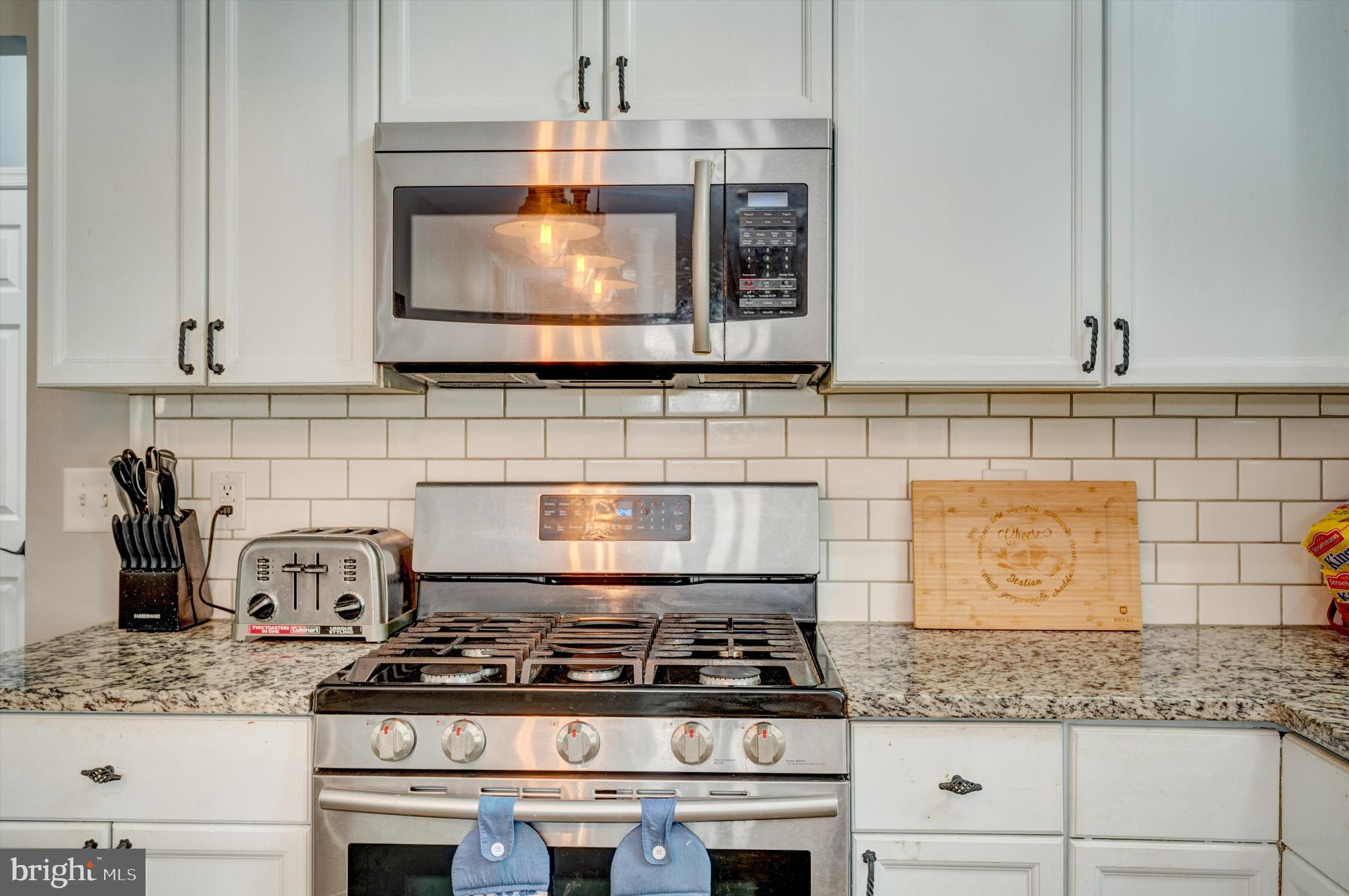 RIVER HILLS - Residential