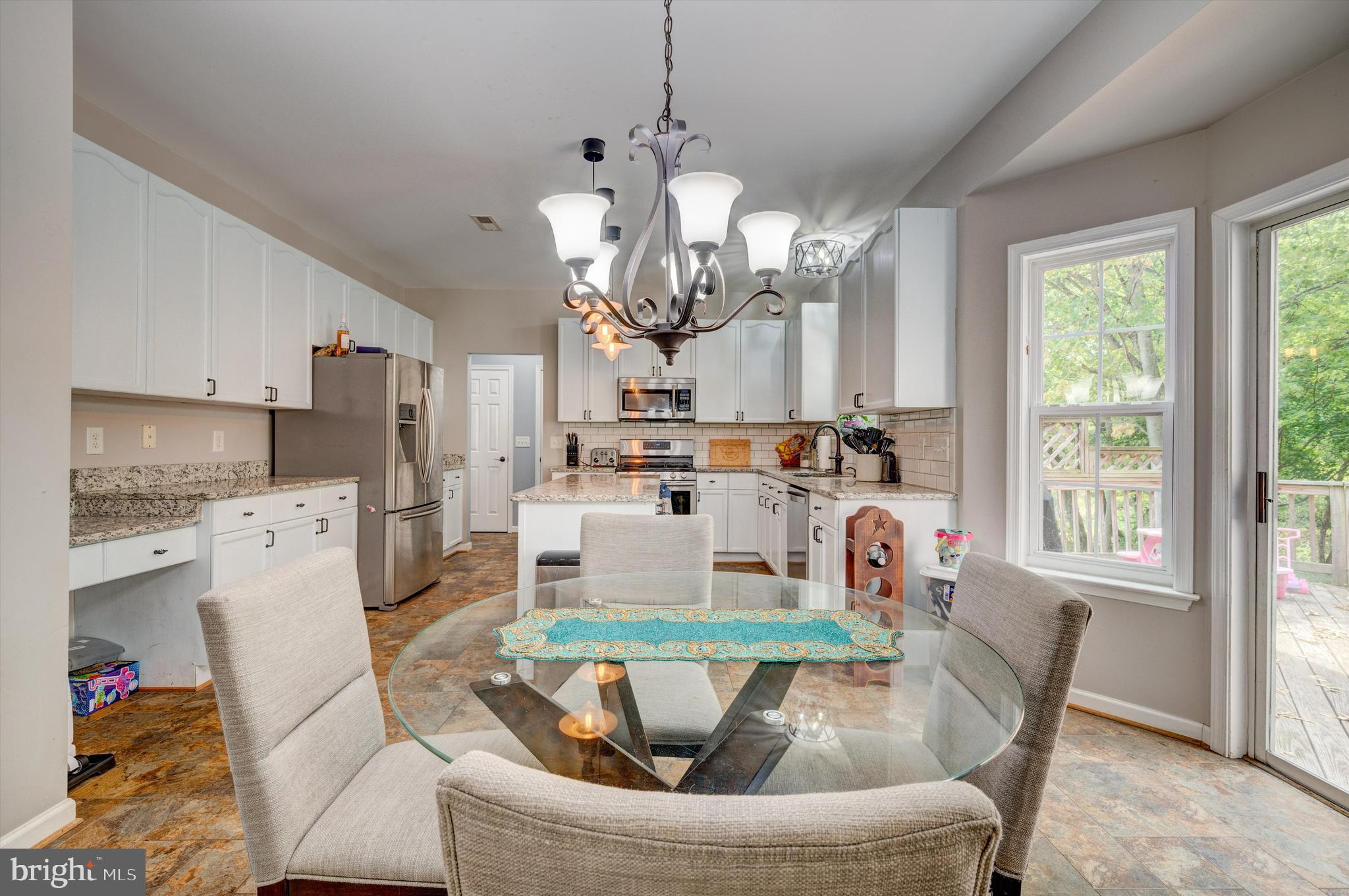 RIVER HILLS - Residential