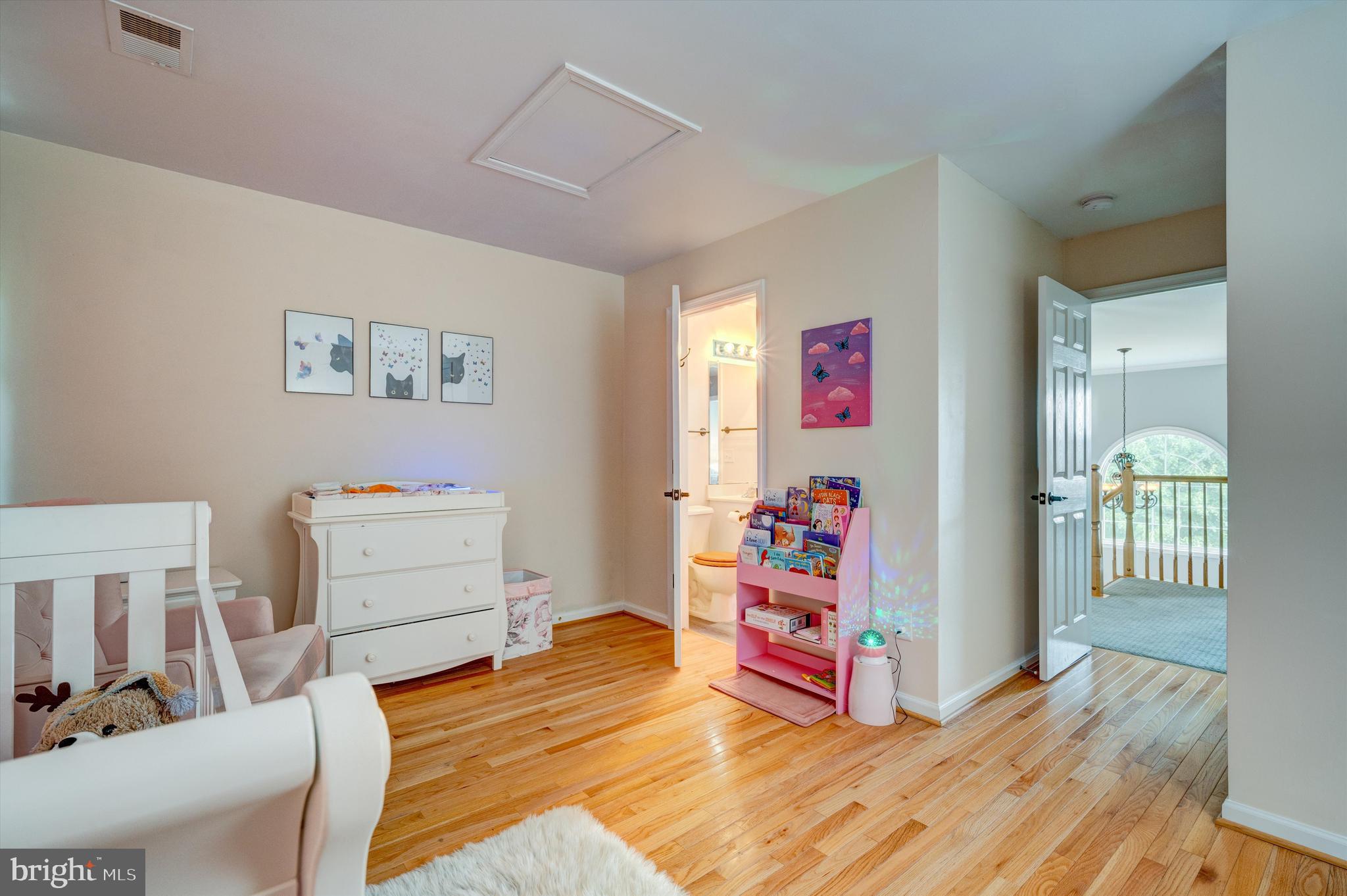 RIVER HILLS - Residential