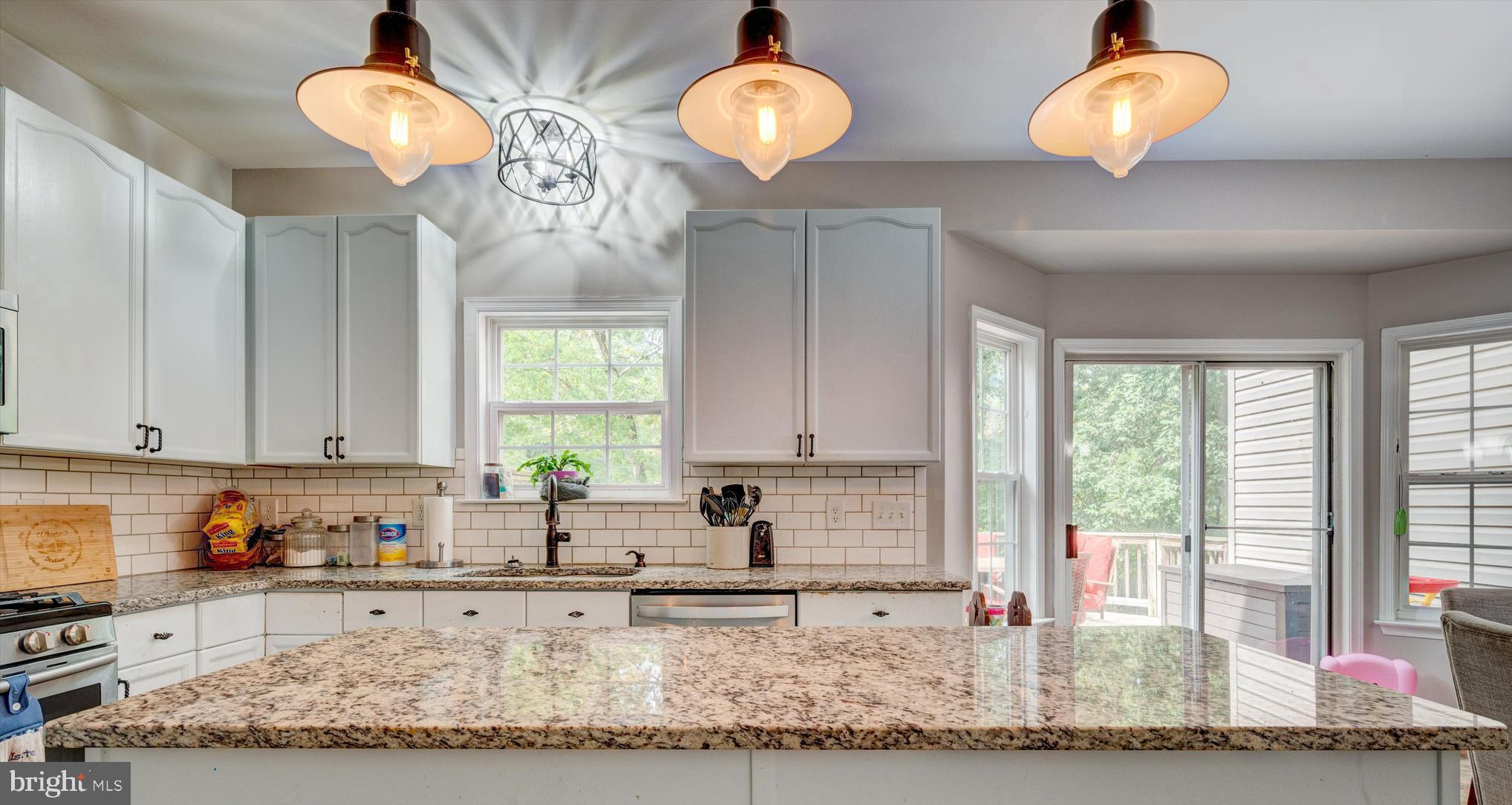 RIVER HILLS - Residential