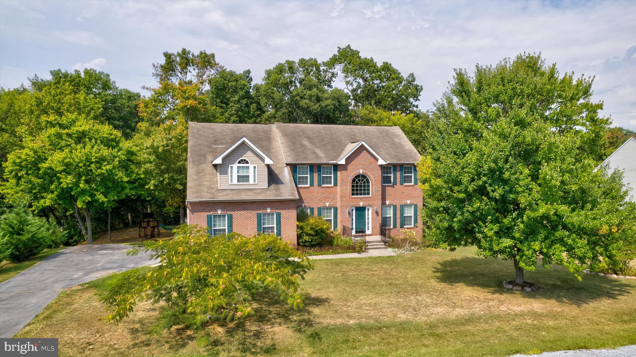 RIVER HILLS - Residential