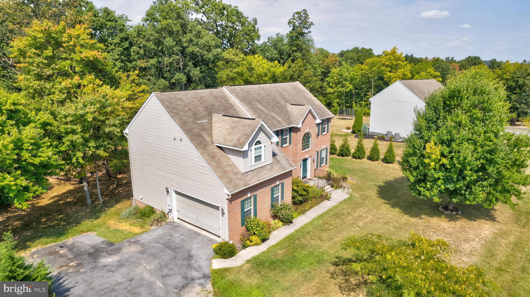 RIVER HILLS - Residential