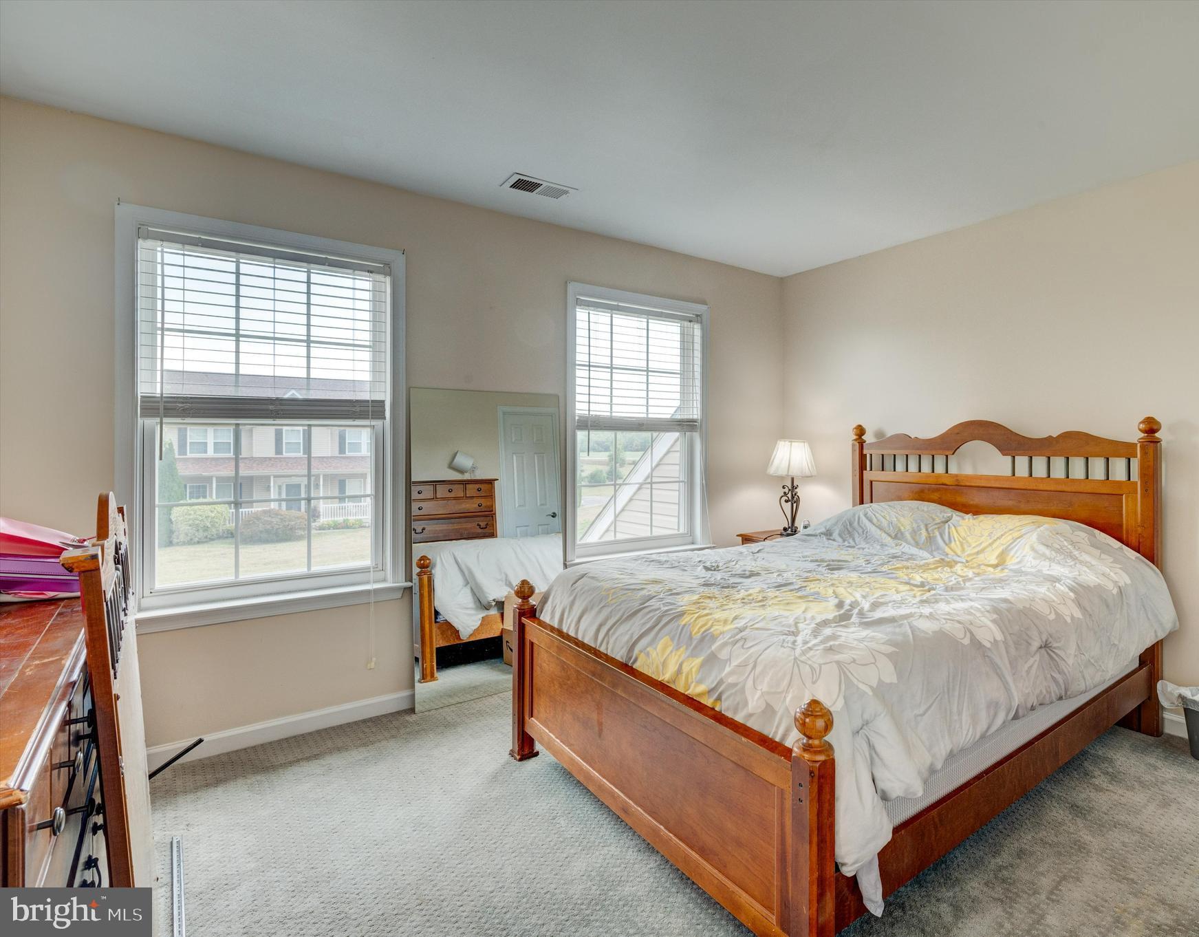 RIVER HILLS - Residential