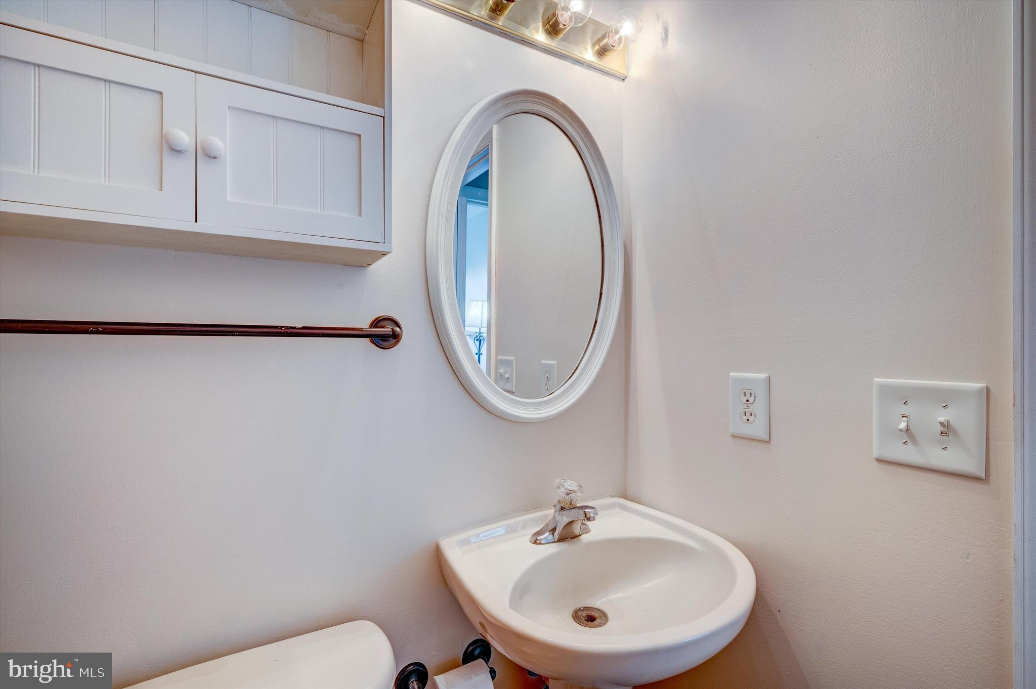 RIVER HILLS - Residential