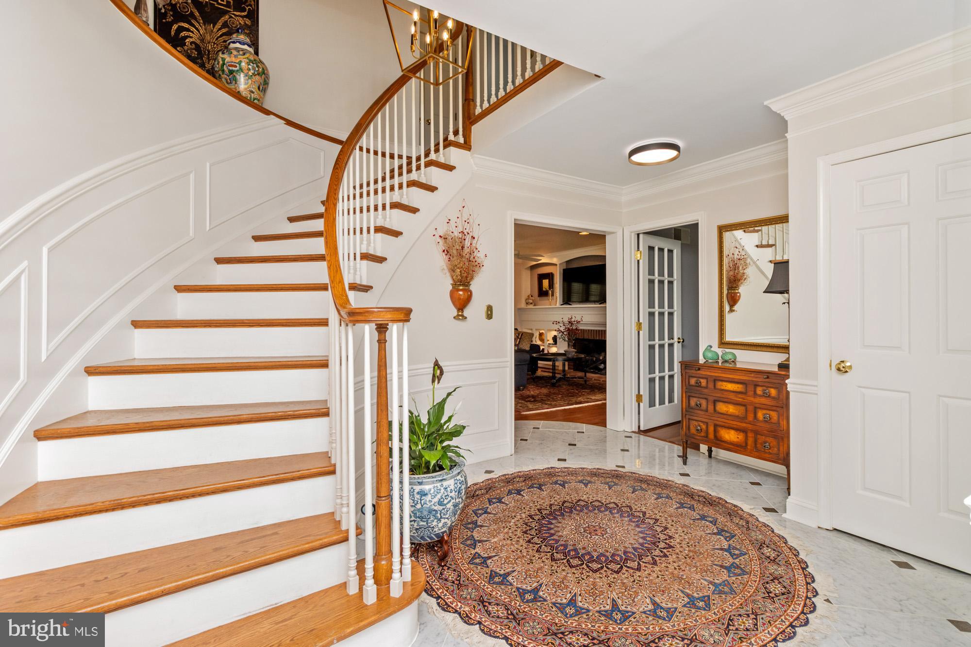 215 ROLLING KNOLL DRIVE