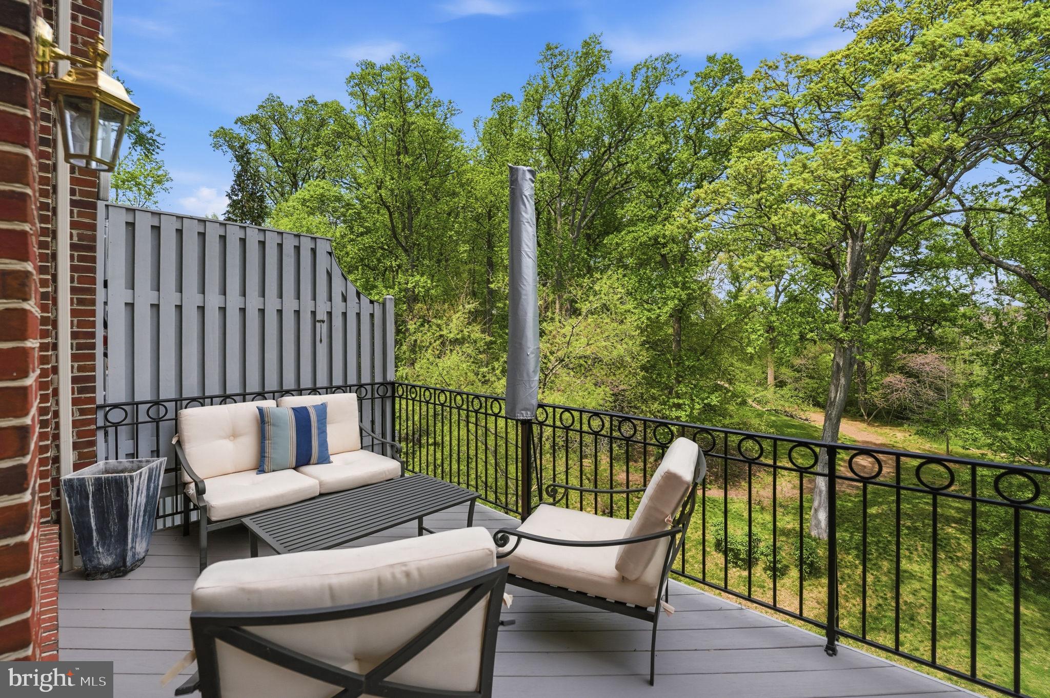 PALISADES PARK - Residential