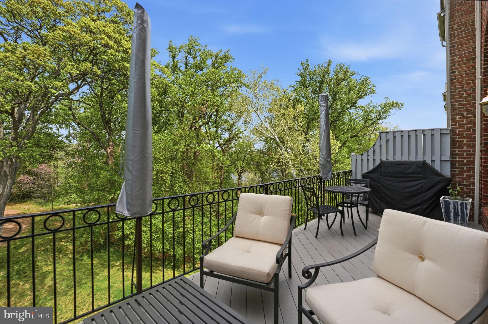 PALISADES PARK - Residential